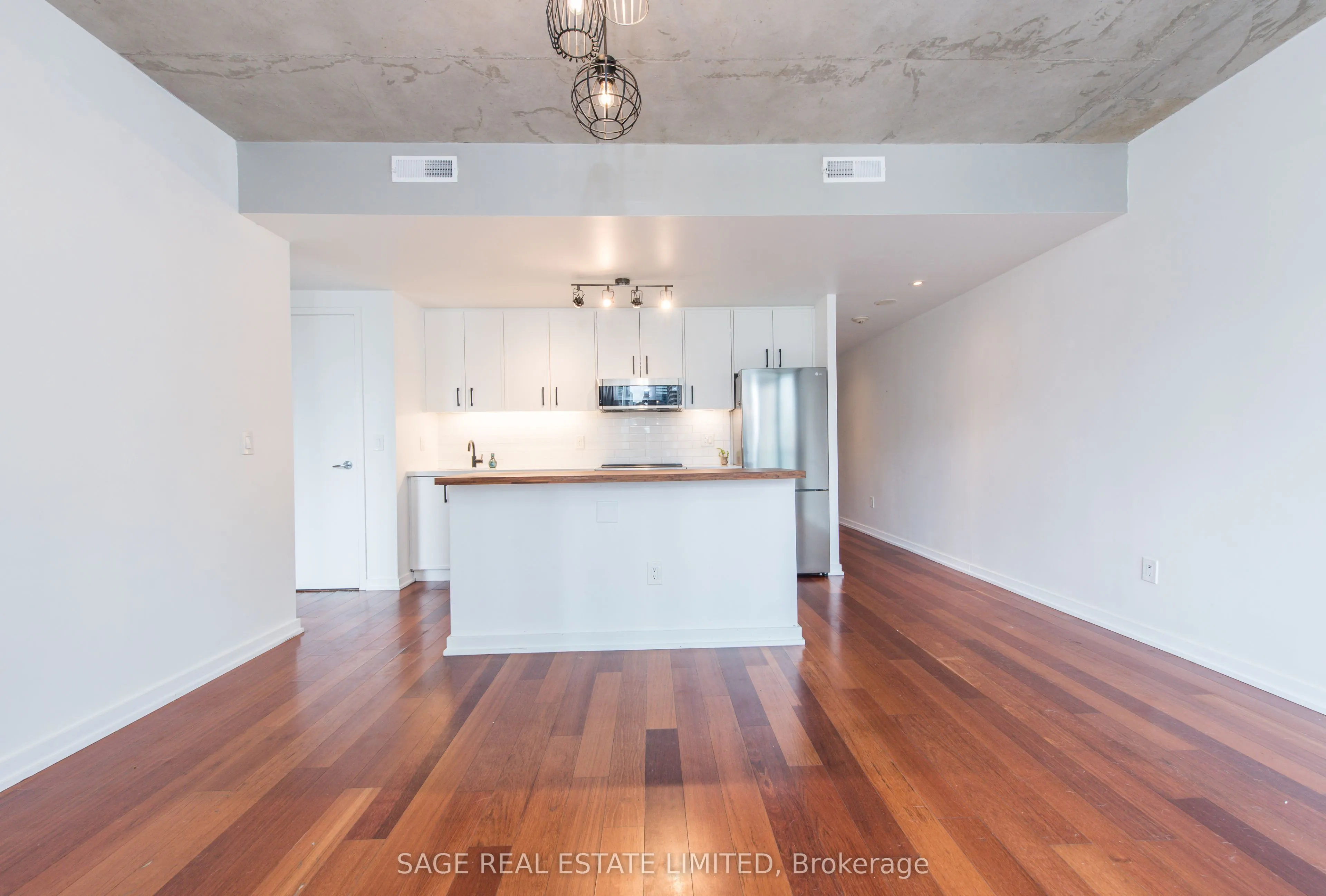 281 Mutual Street, #605