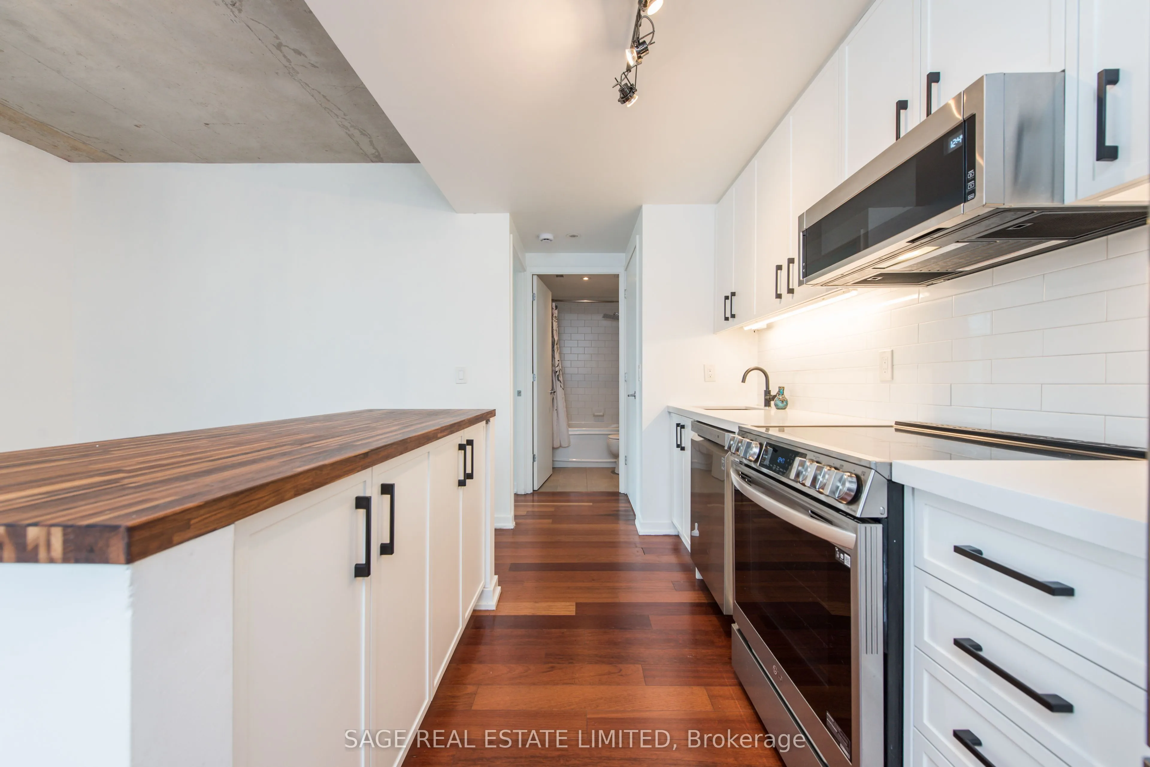 281 Mutual Street, #605