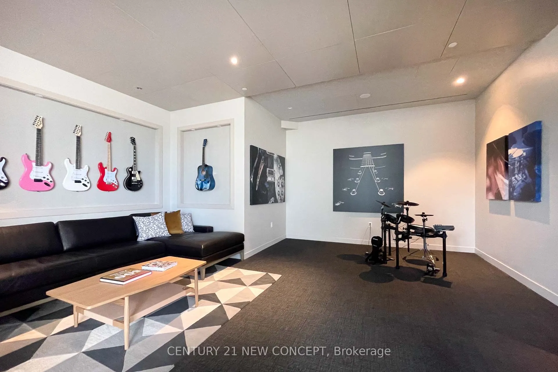 55 cooper Street, #7702