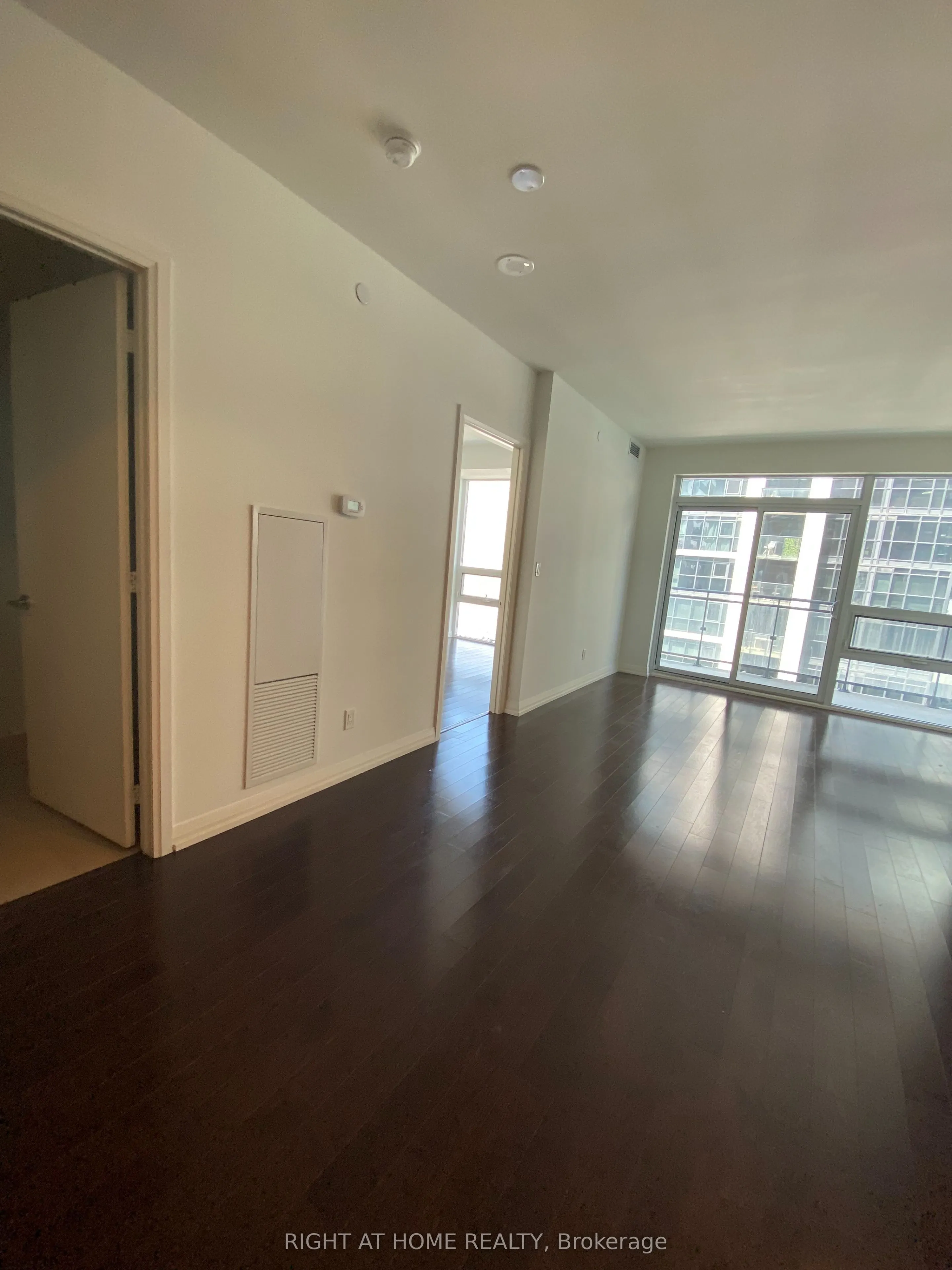 460 Adelaide Street E, #1216