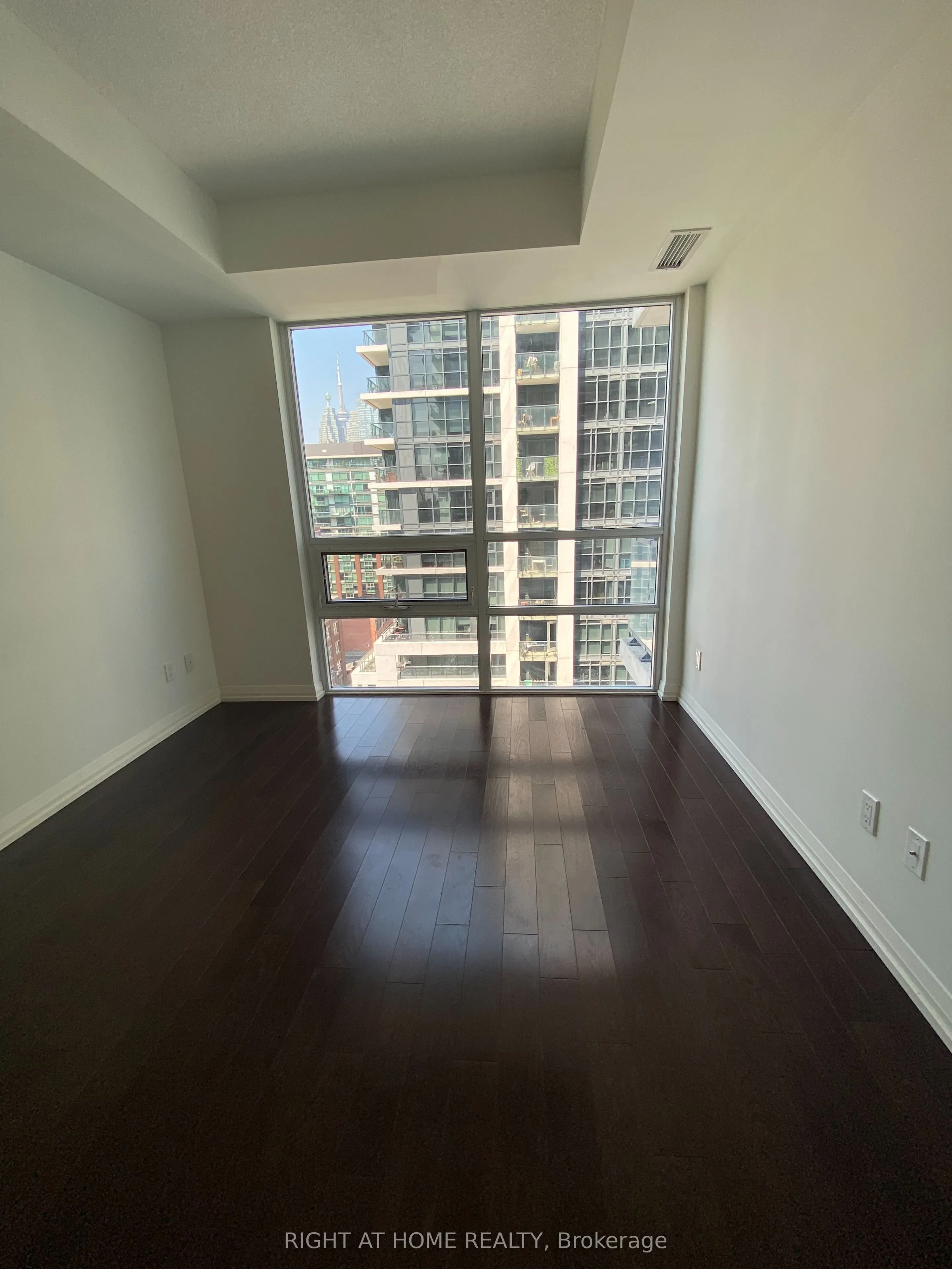 460 Adelaide Street E, #1216