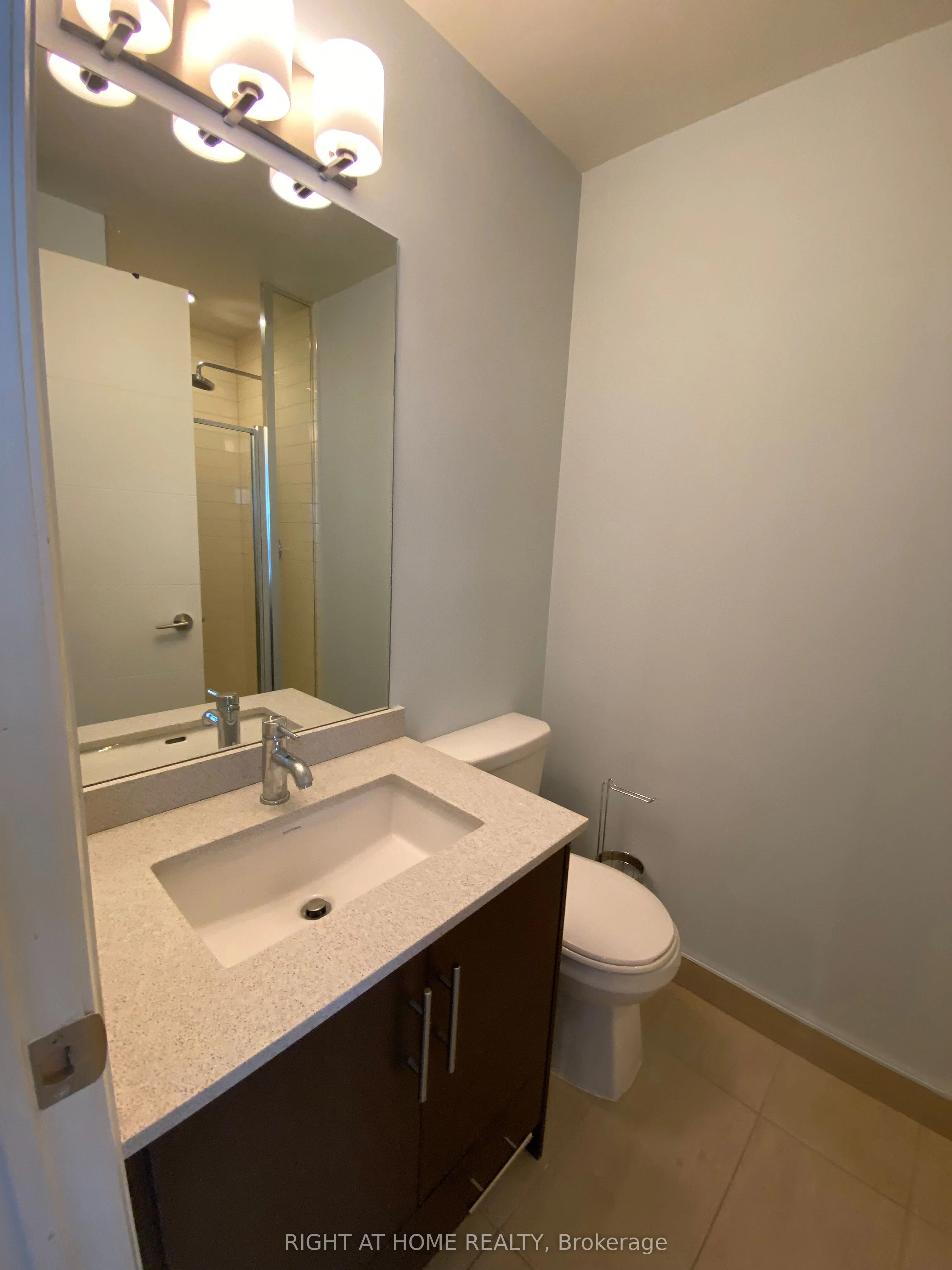 460 Adelaide Street E, #1216
