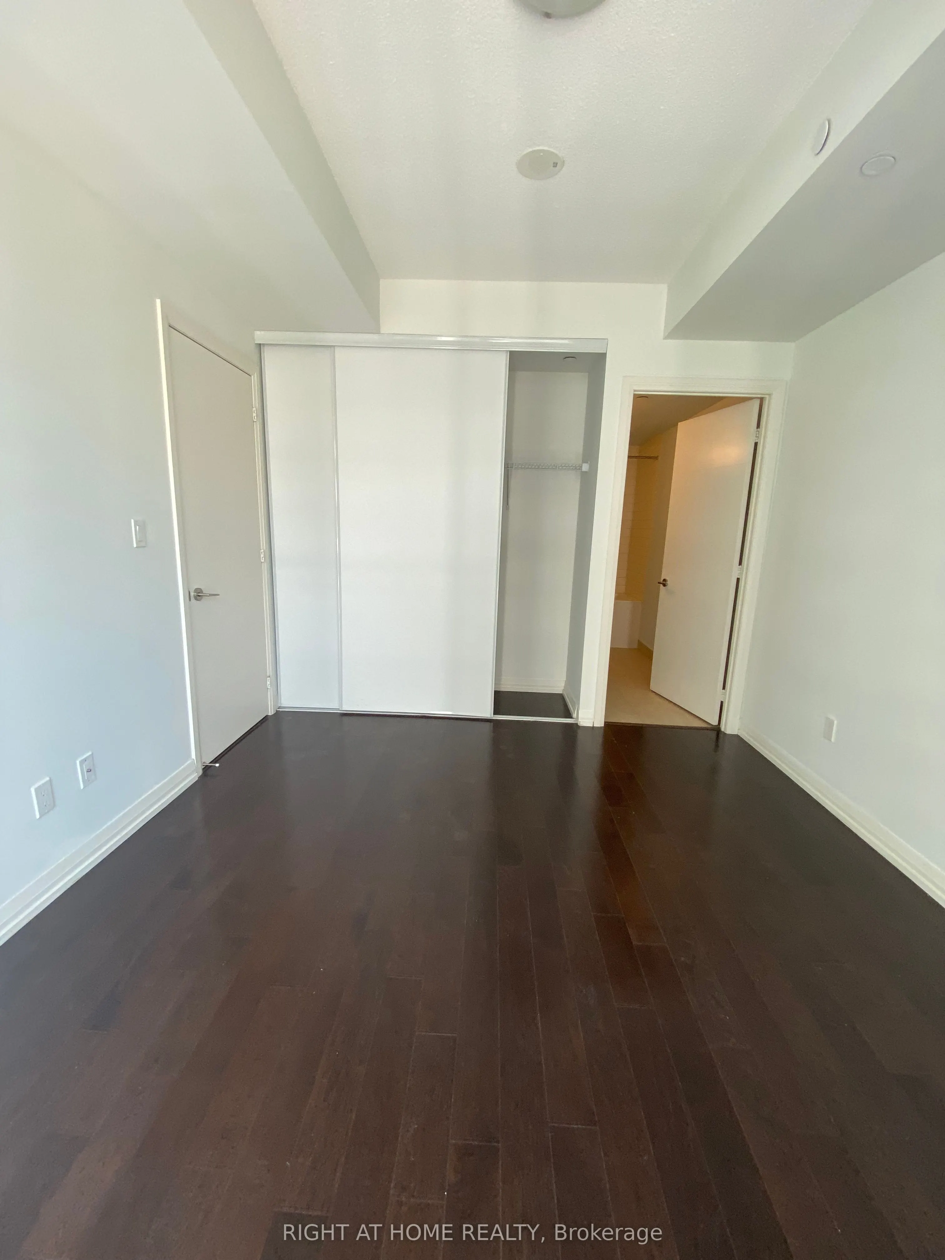460 Adelaide Street E, #1216