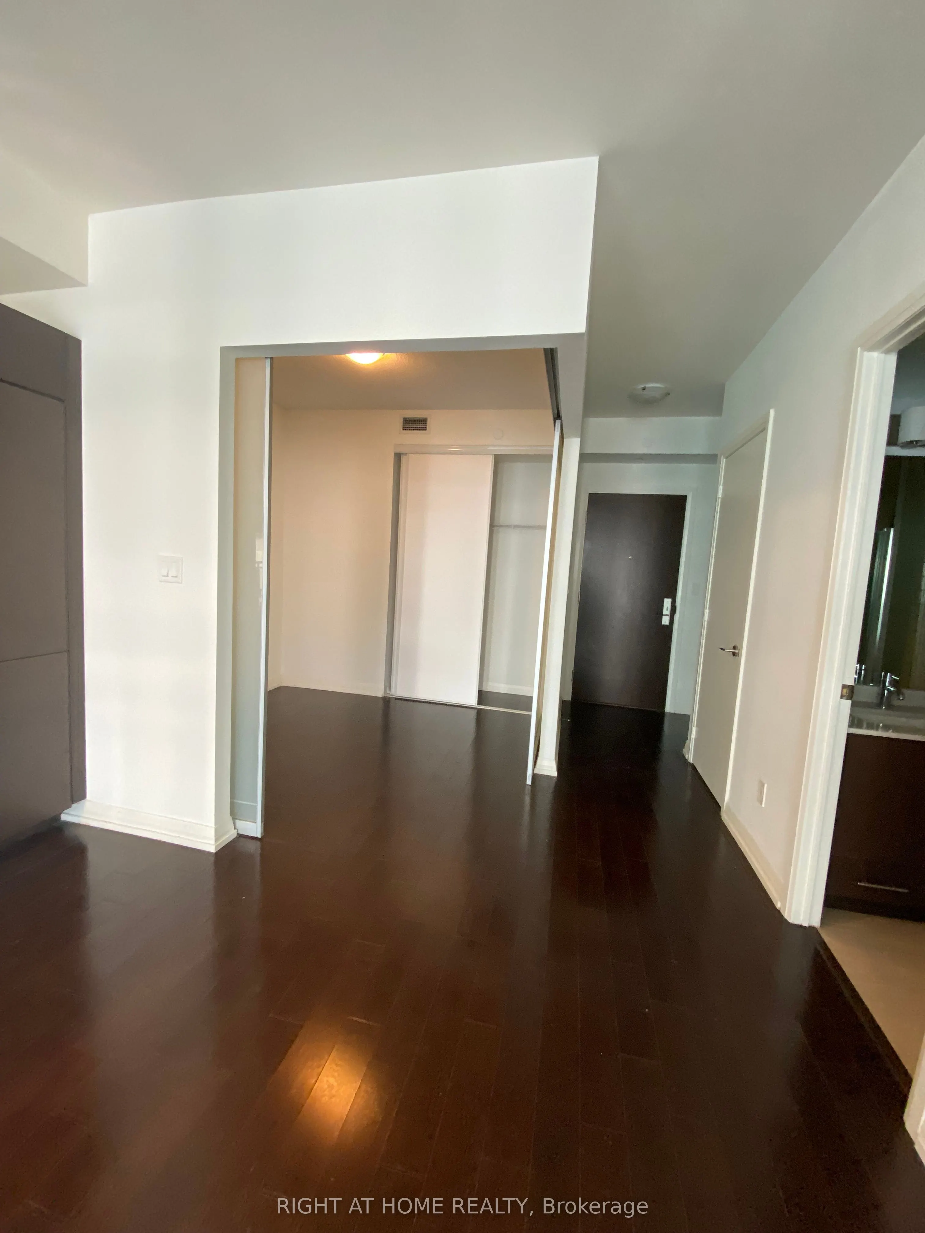 460 Adelaide Street E, #1216