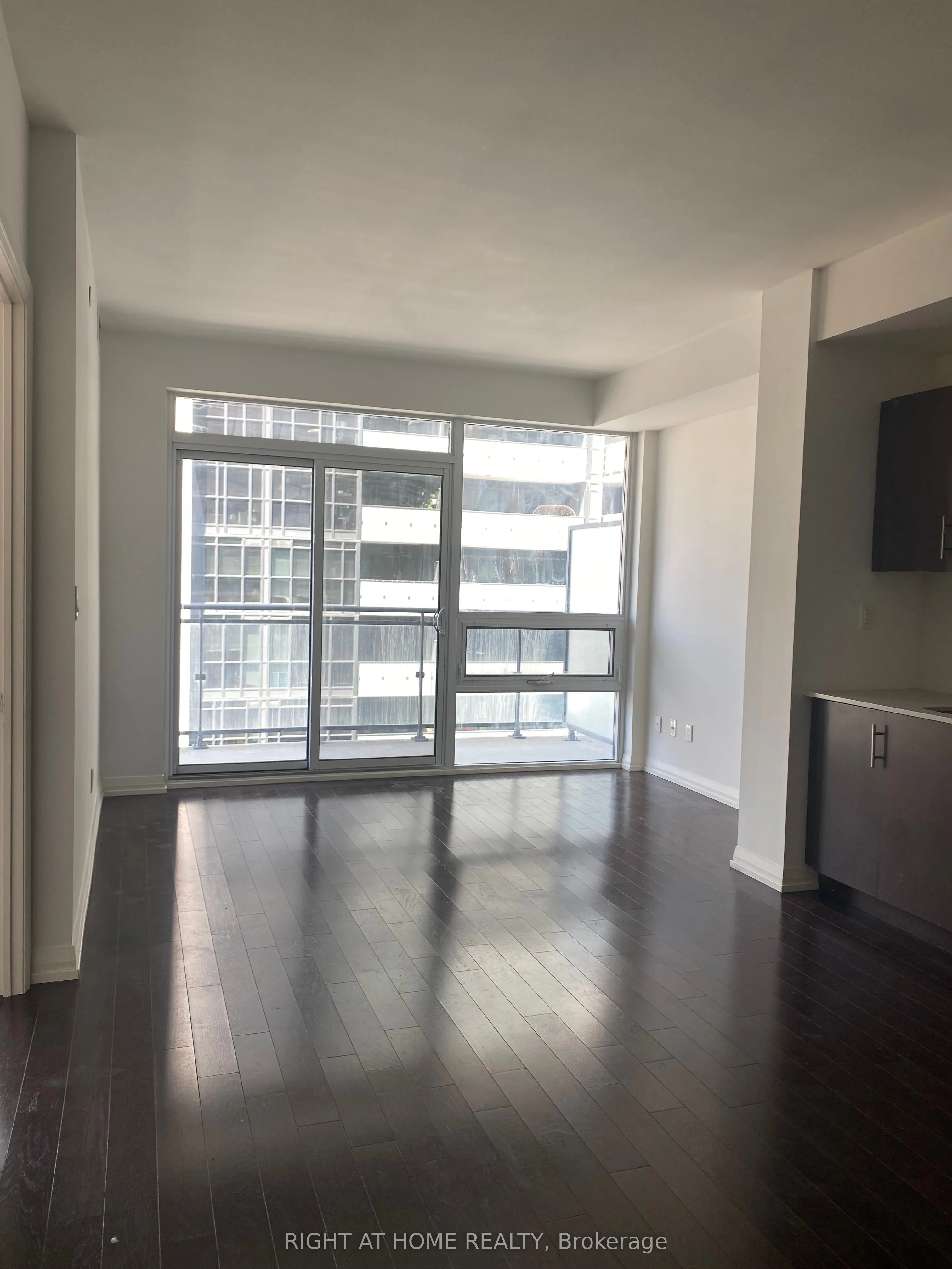 460 Adelaide Street E, #1216