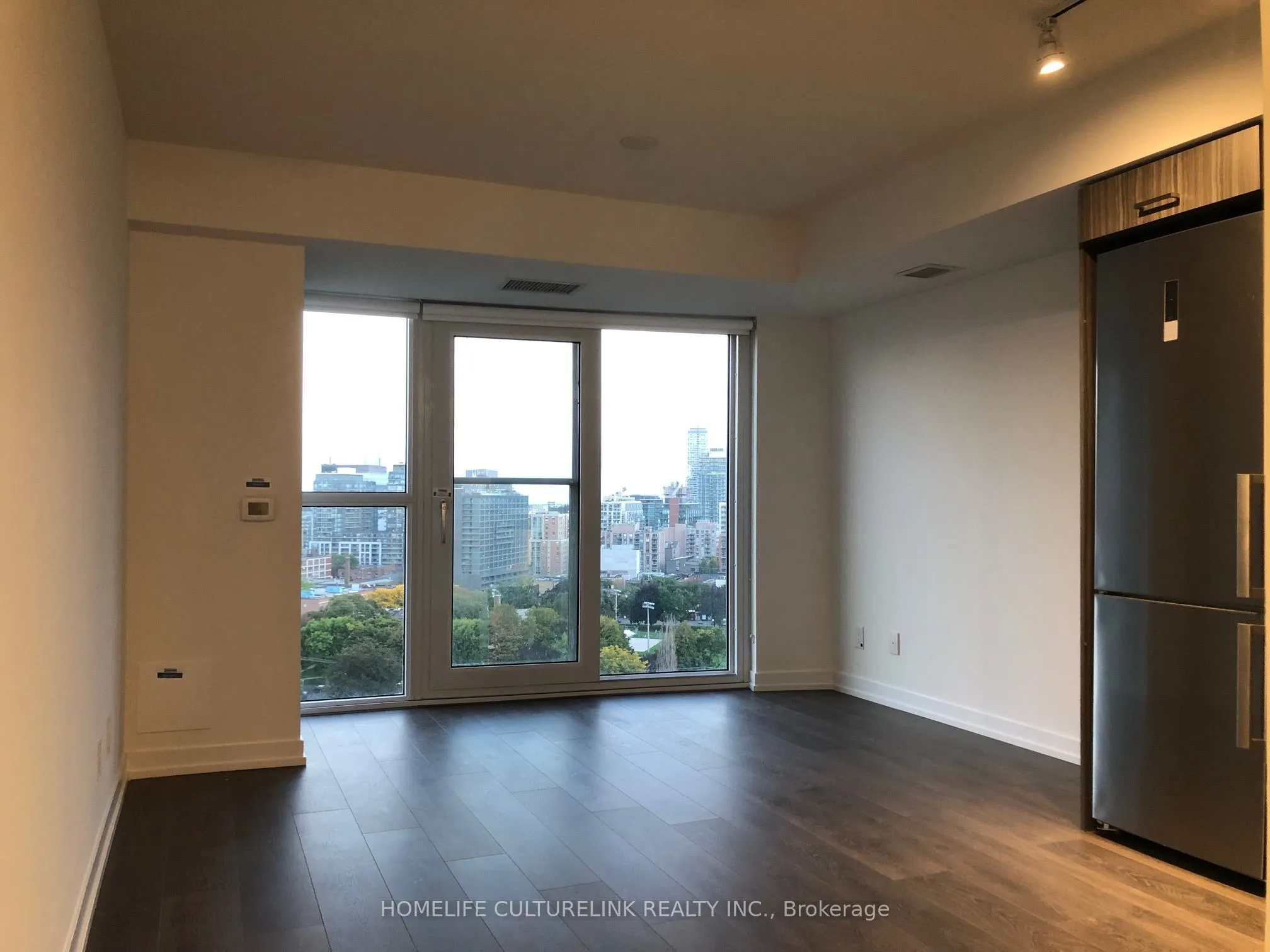 219 Dundas Street E, #1802