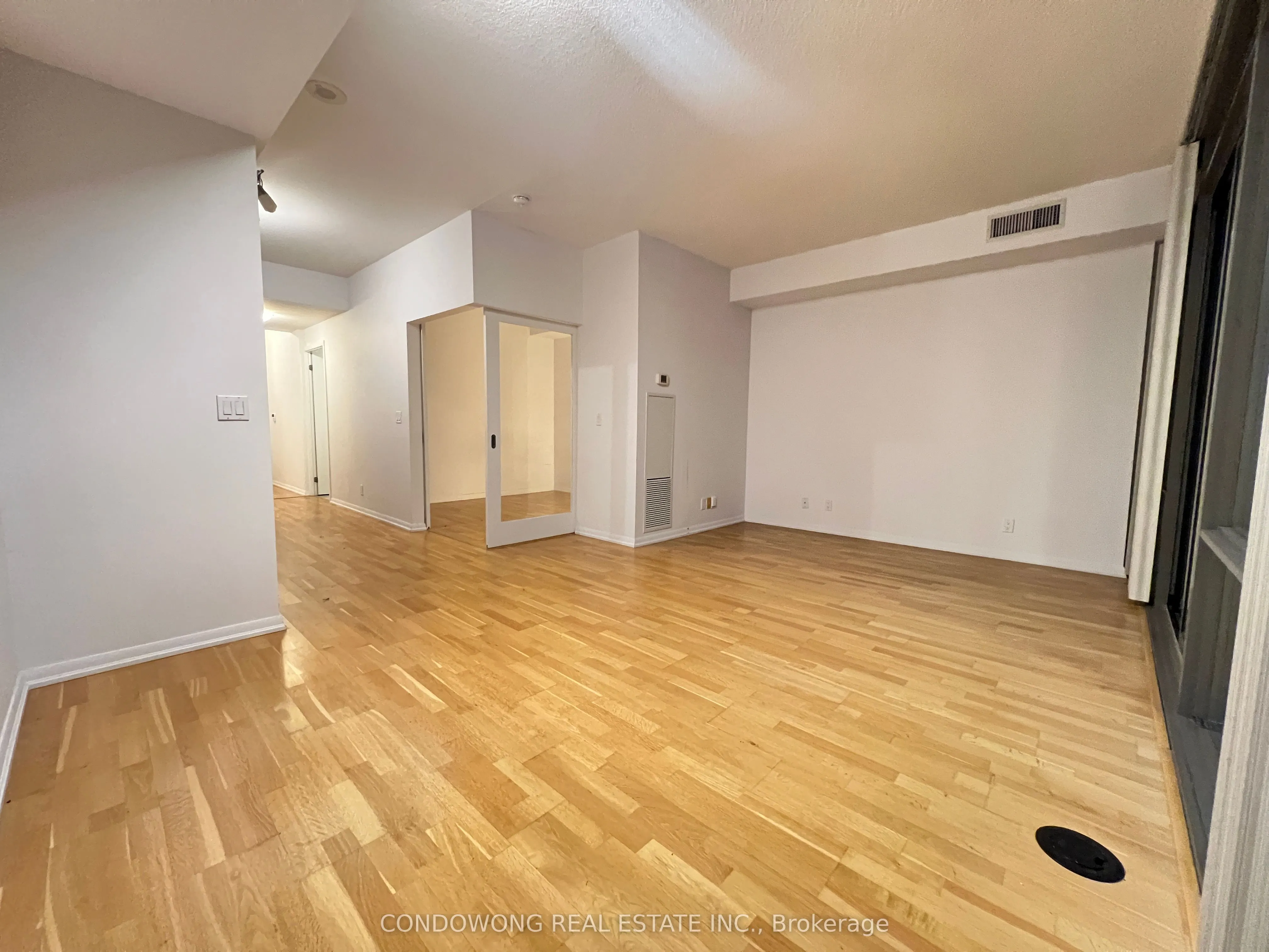 832 Bay Street, #4201
