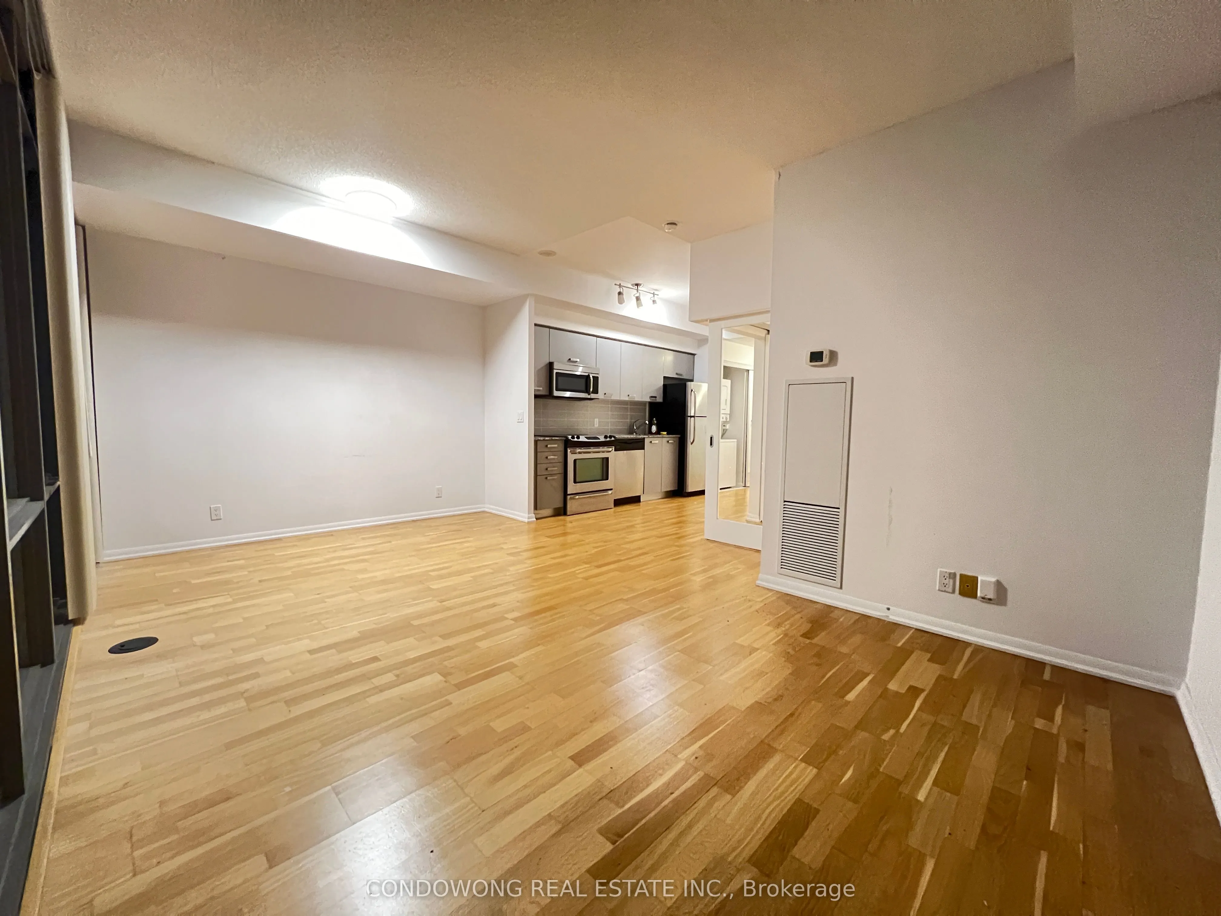 832 Bay Street, #4201