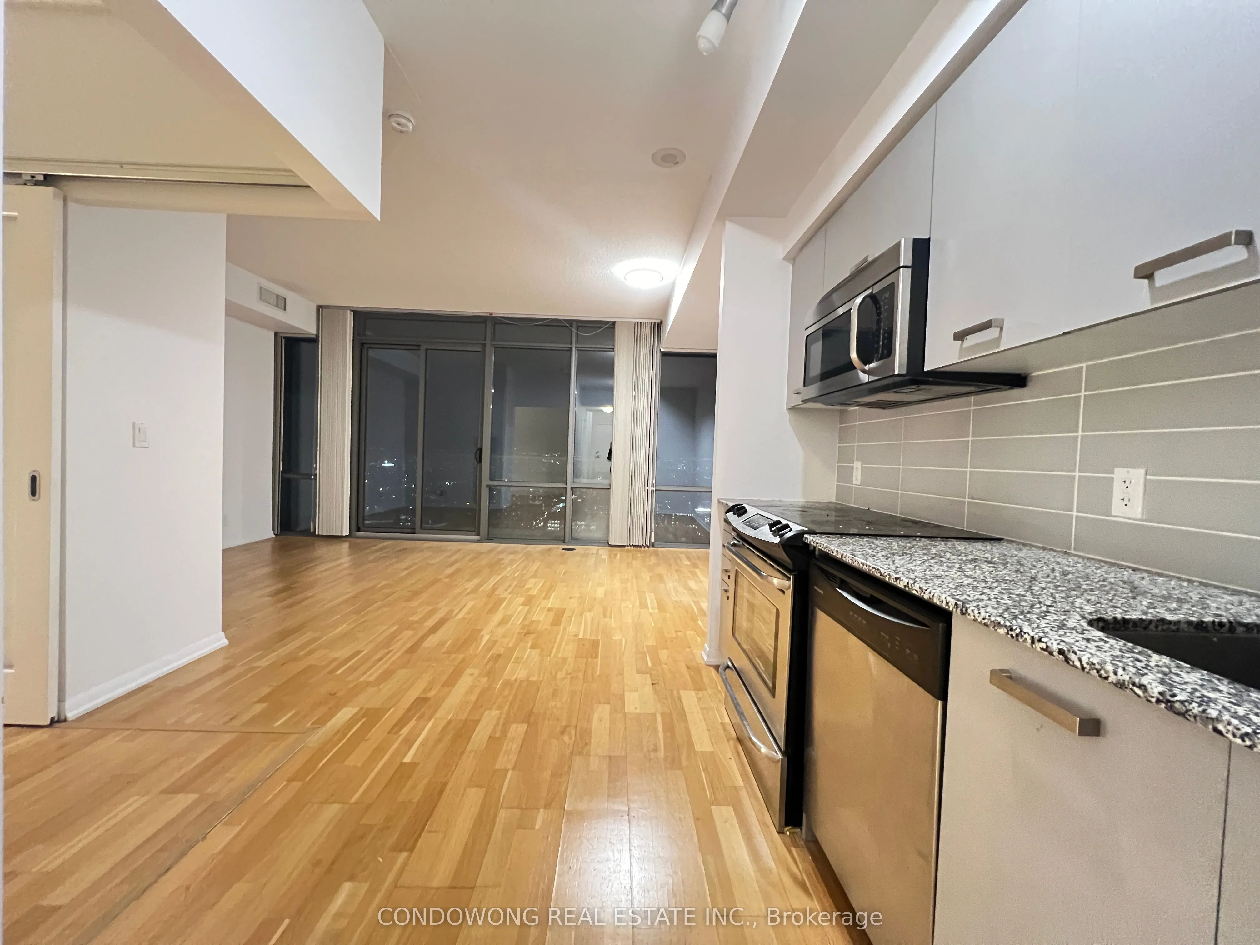 832 Bay Street, #4201