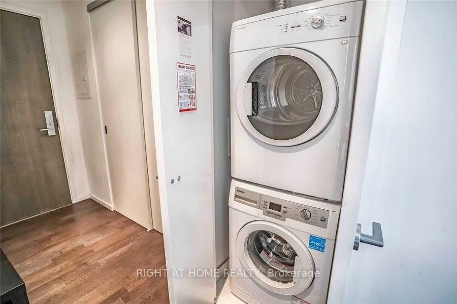 101 Charles Street E, #4801