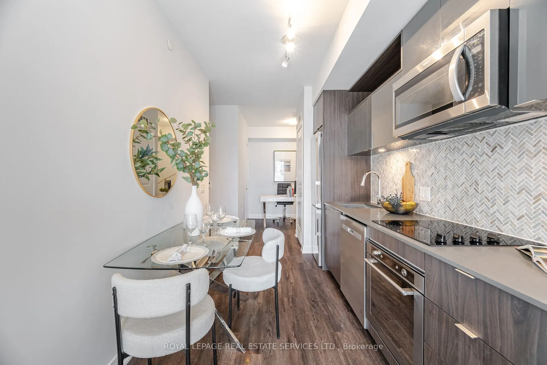 100 Dalhousie Street W, #803