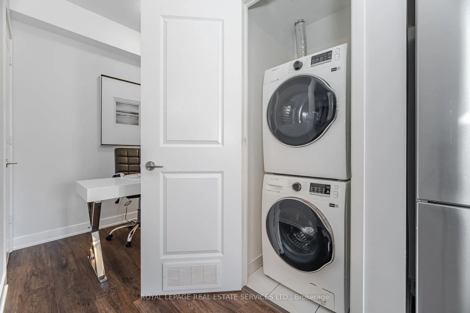 100 Dalhousie Street W, #803