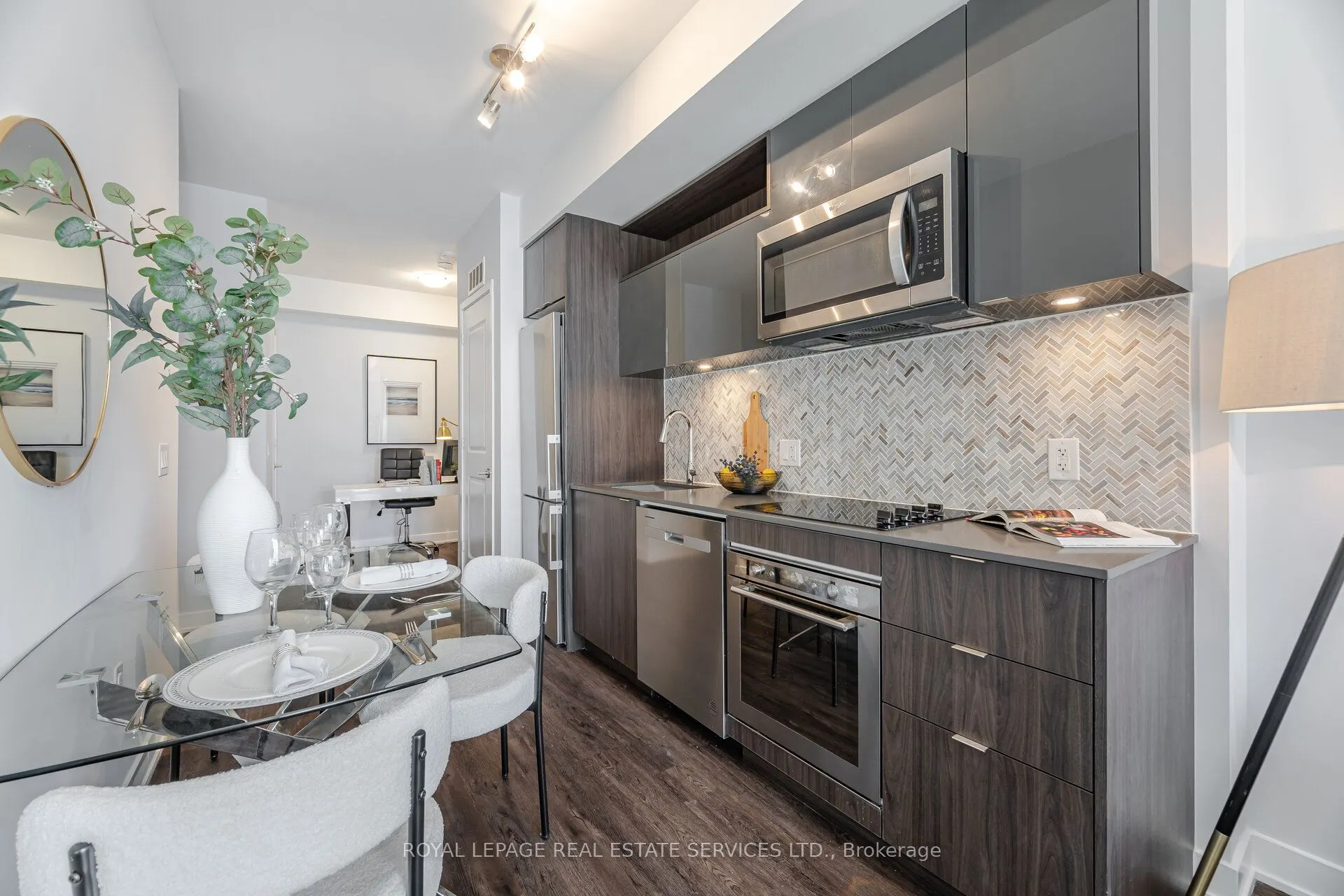 100 Dalhousie Street W, #803