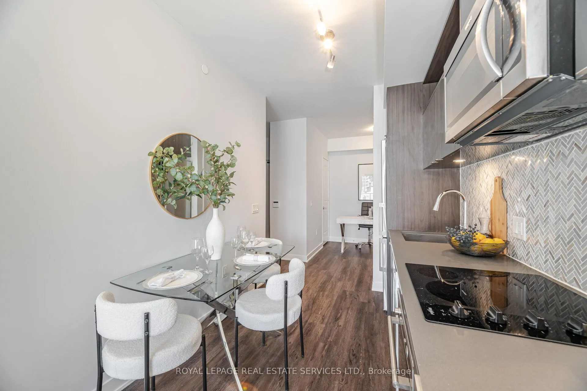 100 Dalhousie Street W, #803