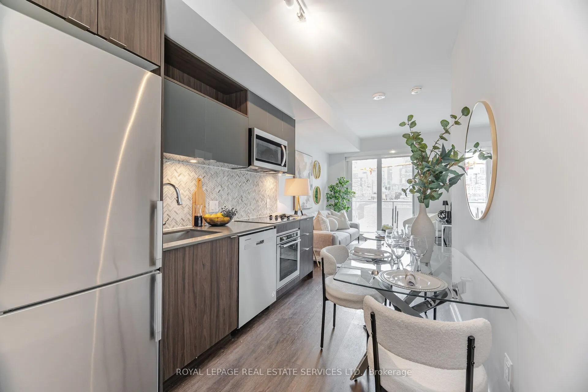 100 Dalhousie Street W, #803