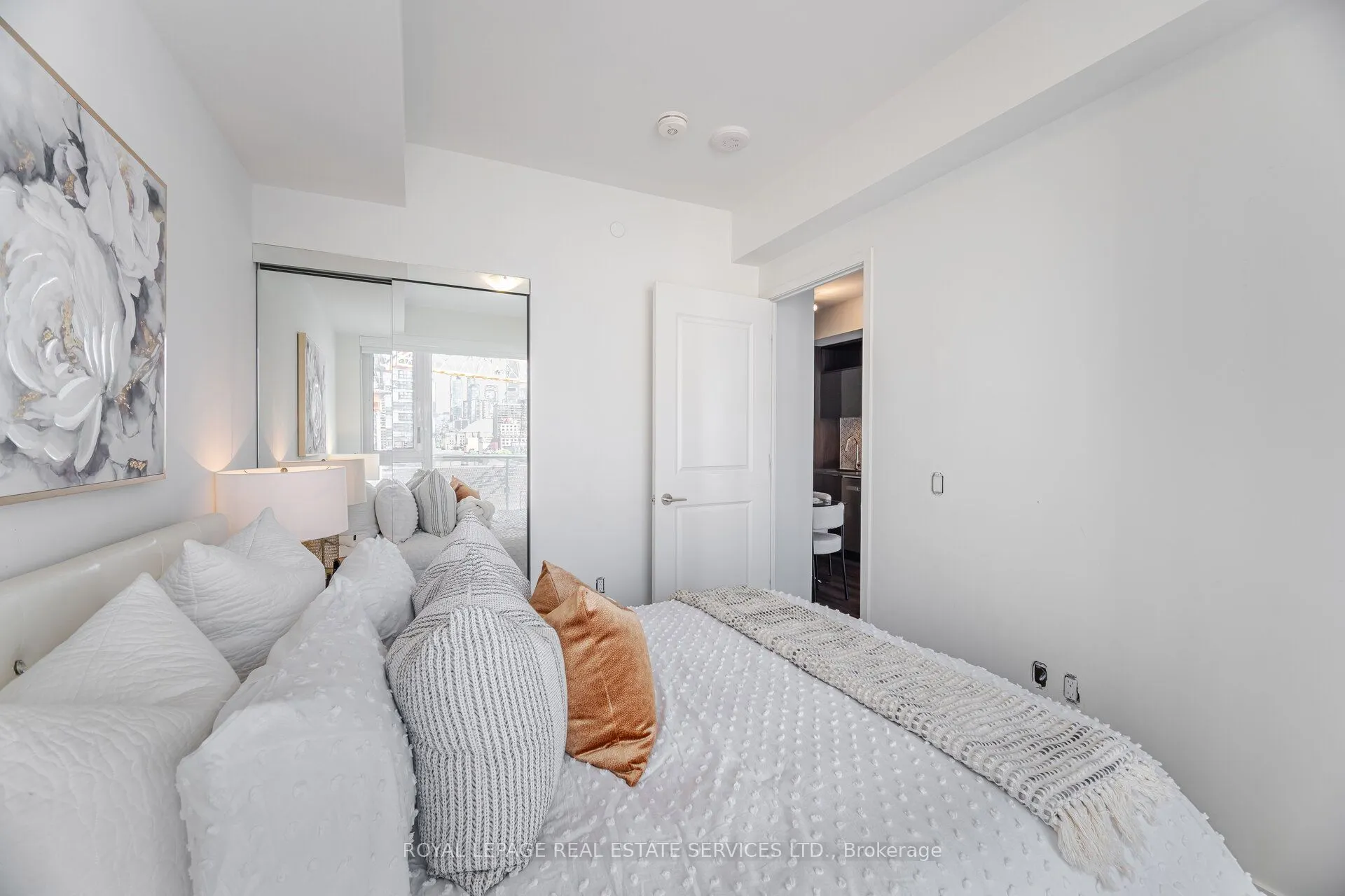 100 Dalhousie Street W, #803