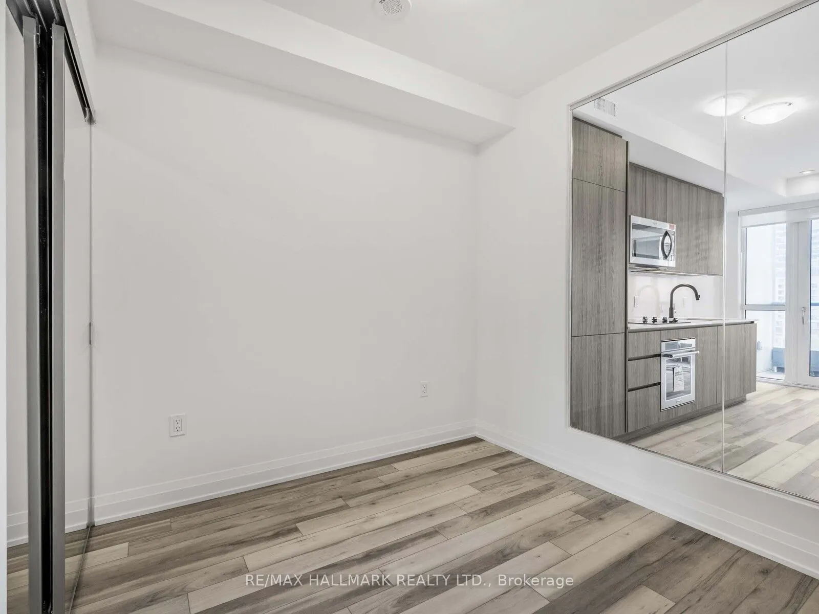 15 Richardson Street, #713