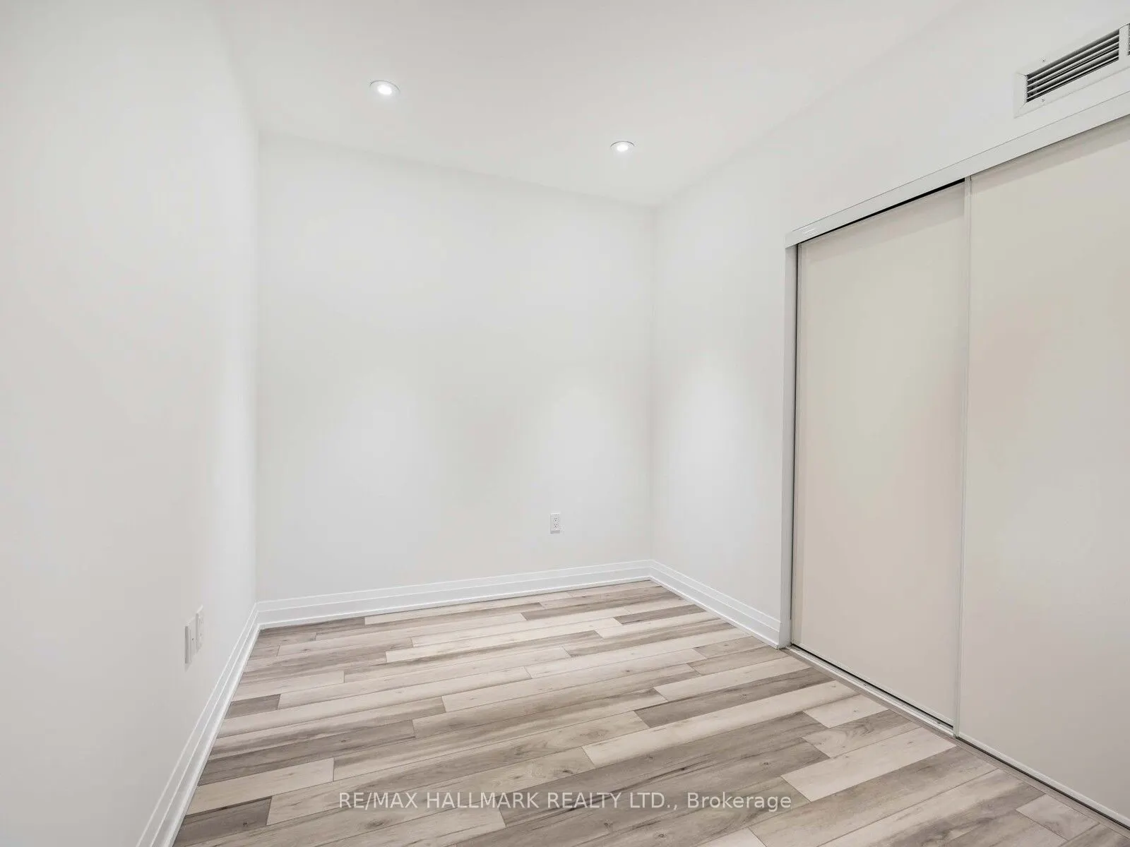 15 Richardson Street, #713