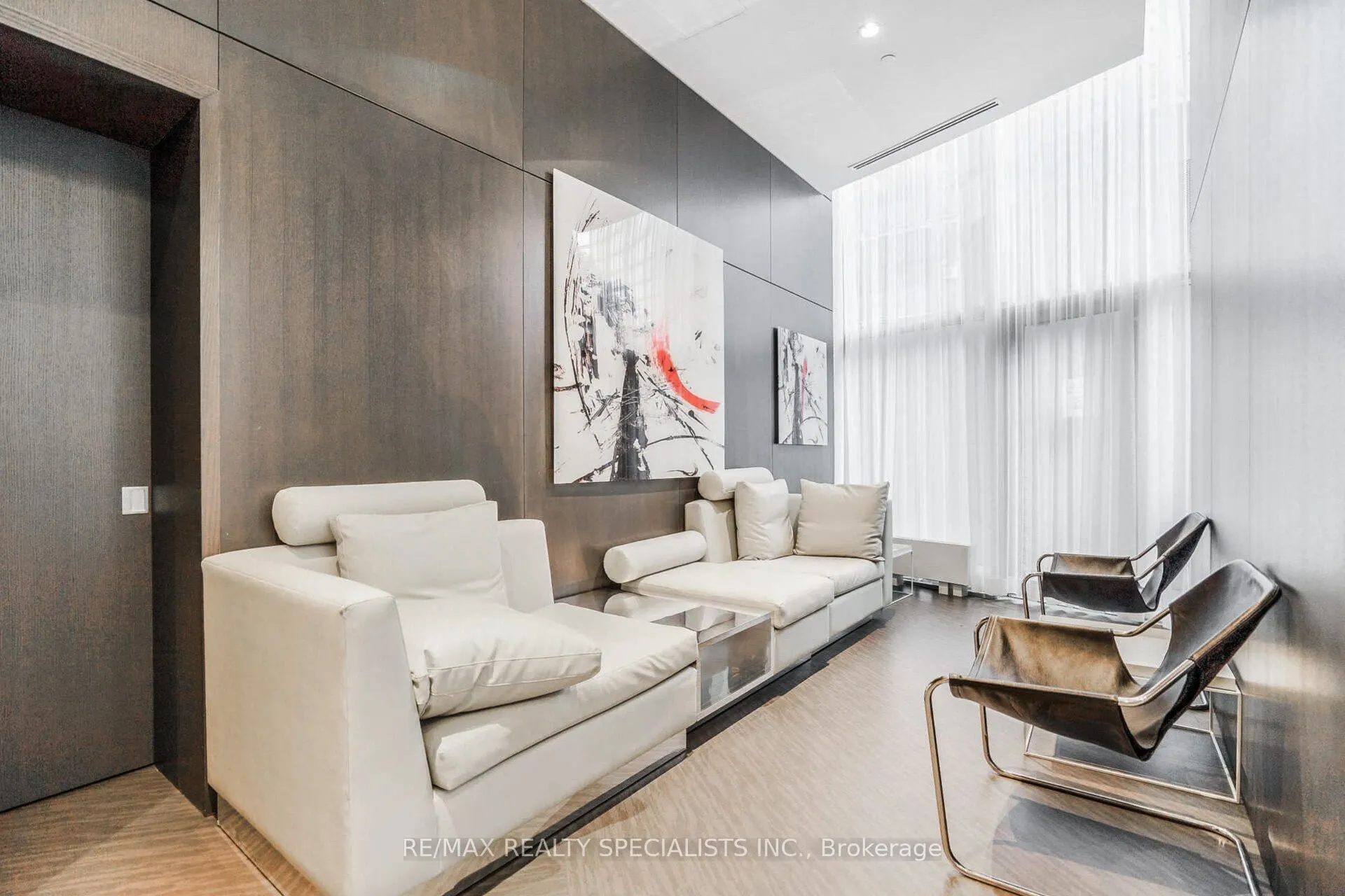 12 York Street, #804