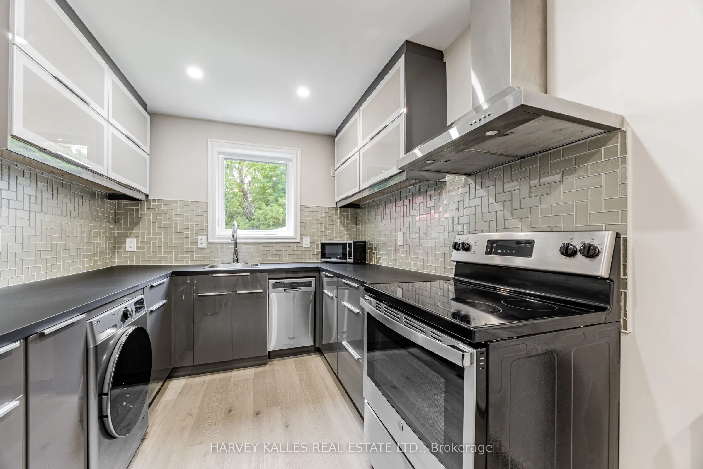 1836 Bathurst Street