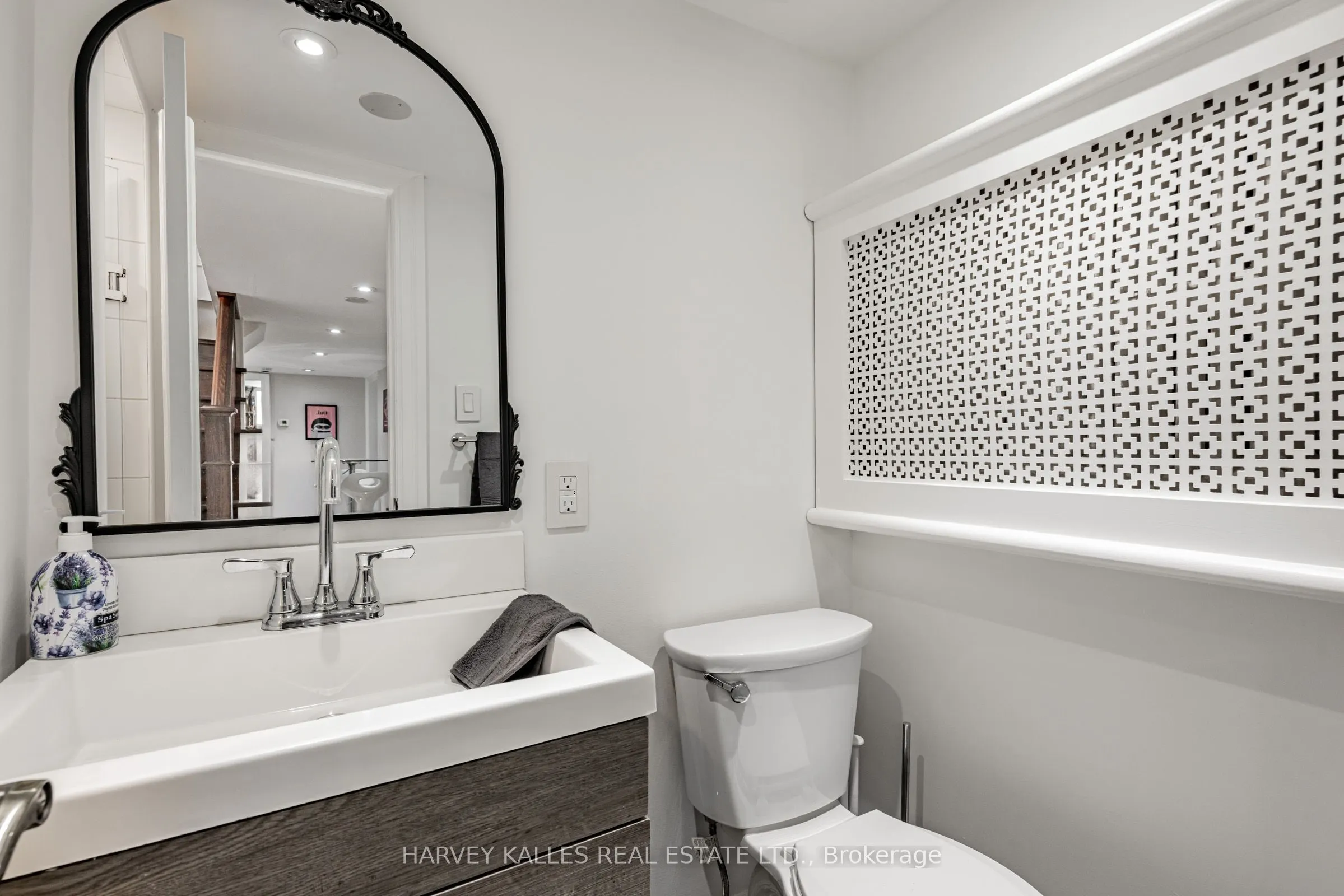 1836 Bathurst Street