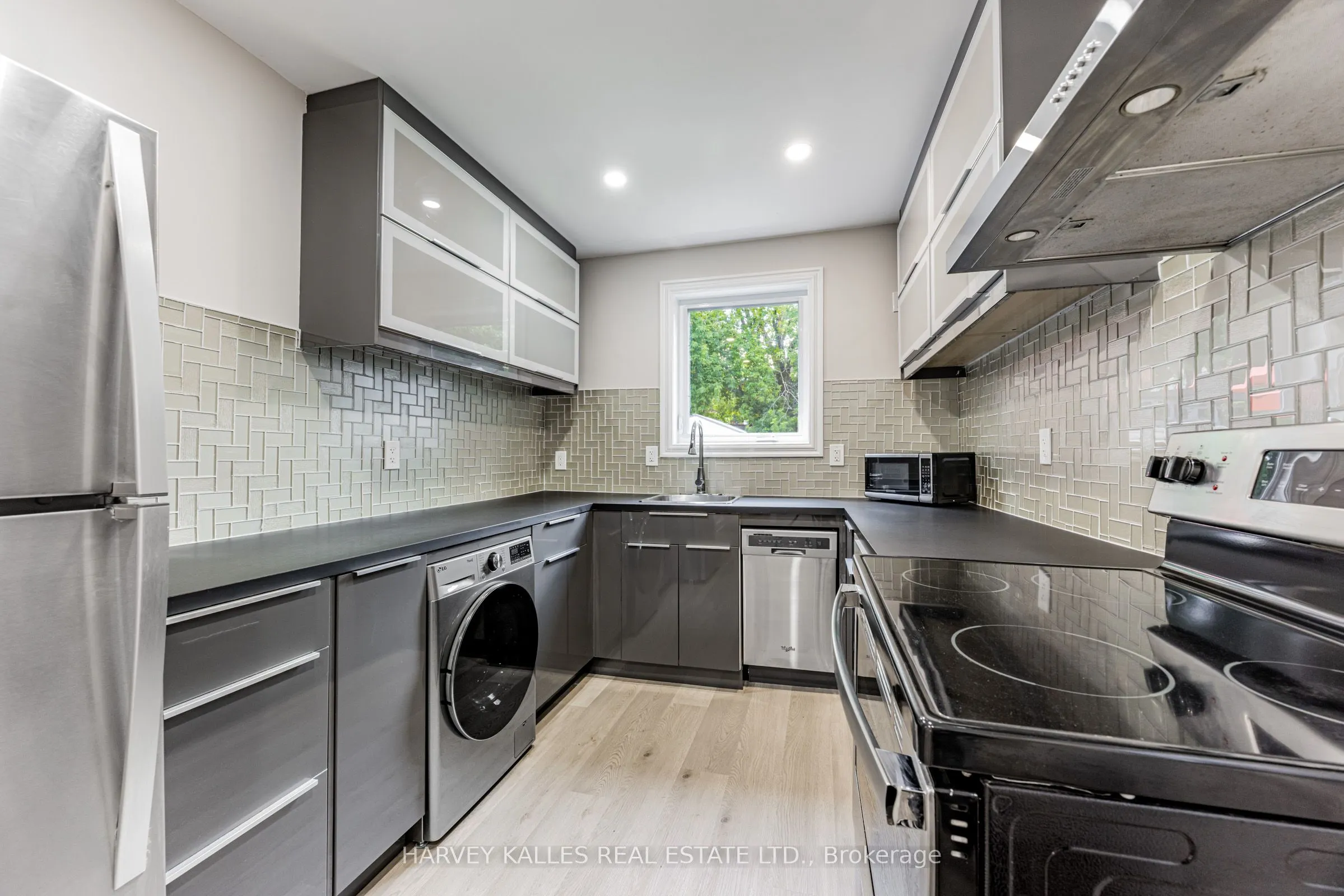 1836 Bathurst Street