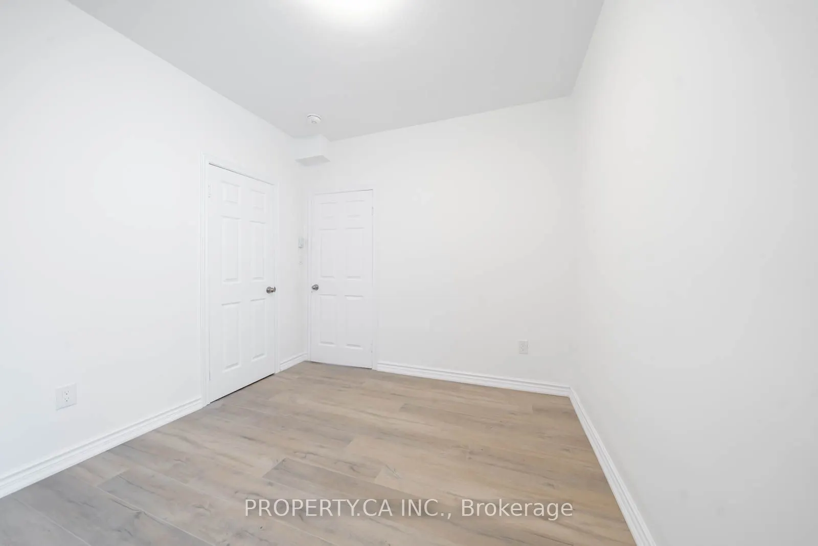 196 Augusta Avenue, #2nd/3rd Flr