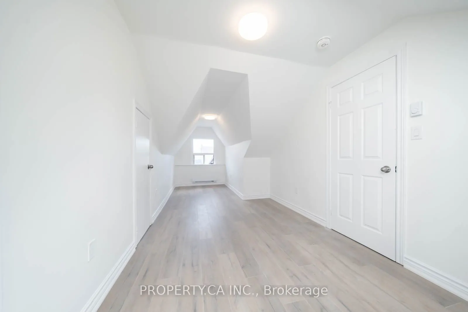 196 Augusta Avenue, #2nd/3rd Flr