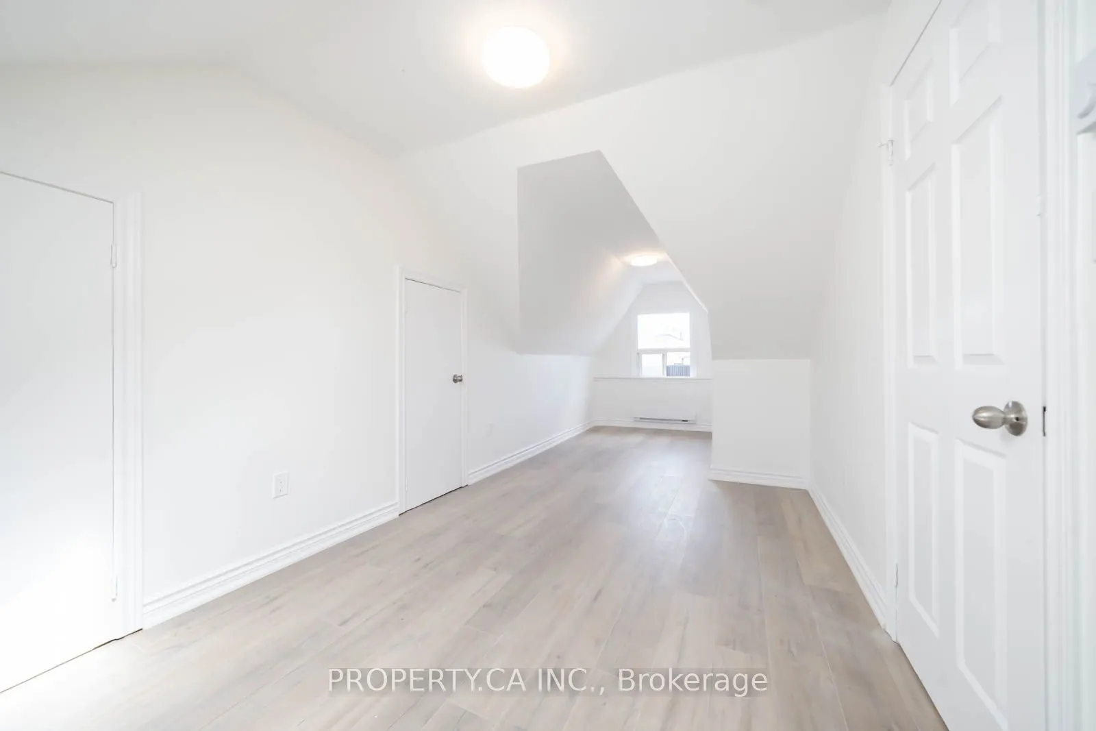 196 Augusta Avenue, #2nd/3rd Flr