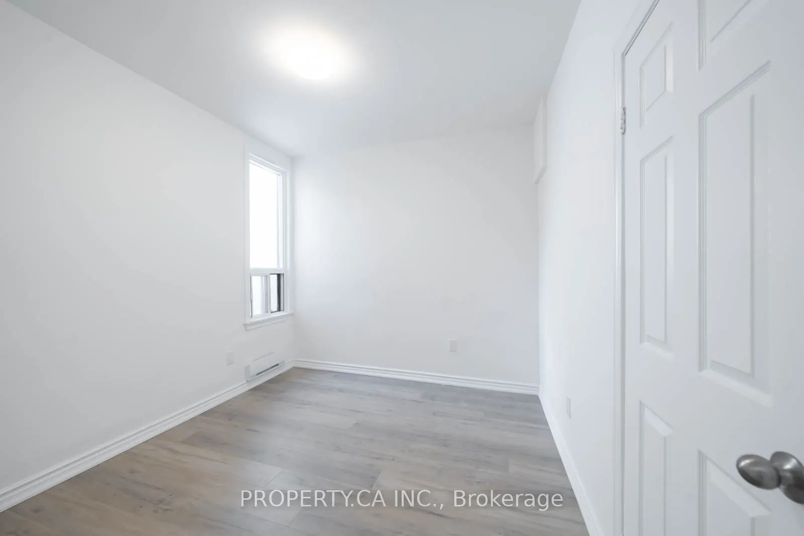 196 Augusta Avenue, #2nd/3rd Flr