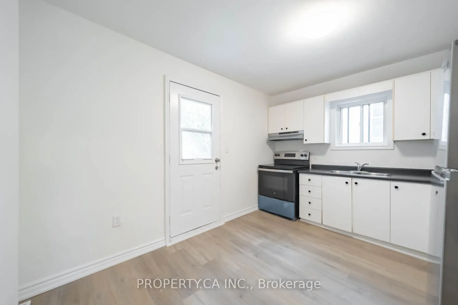 196 Augusta Avenue, #2nd/3rd Flr