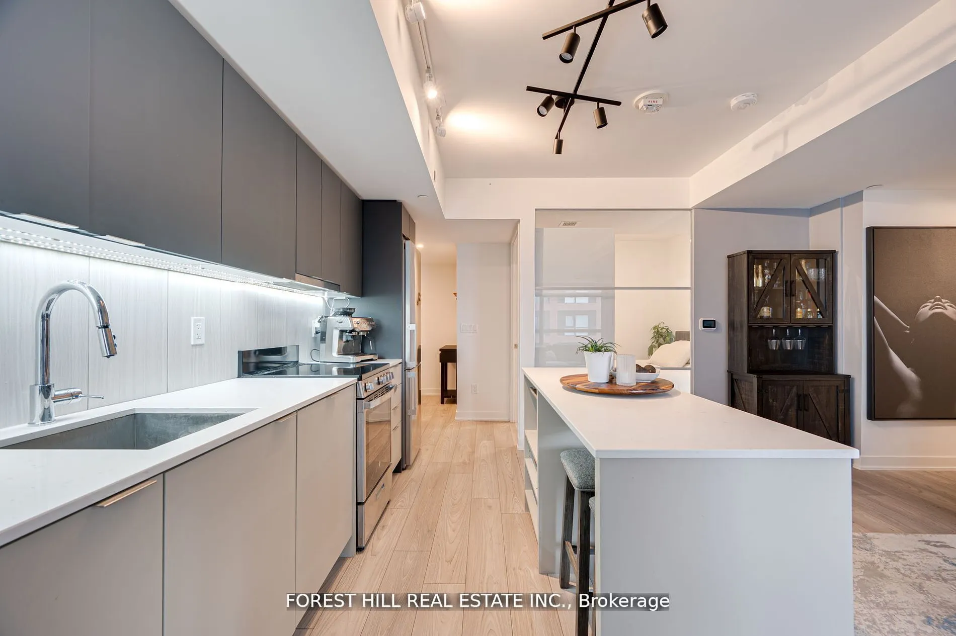 8 Tippett Road, #411