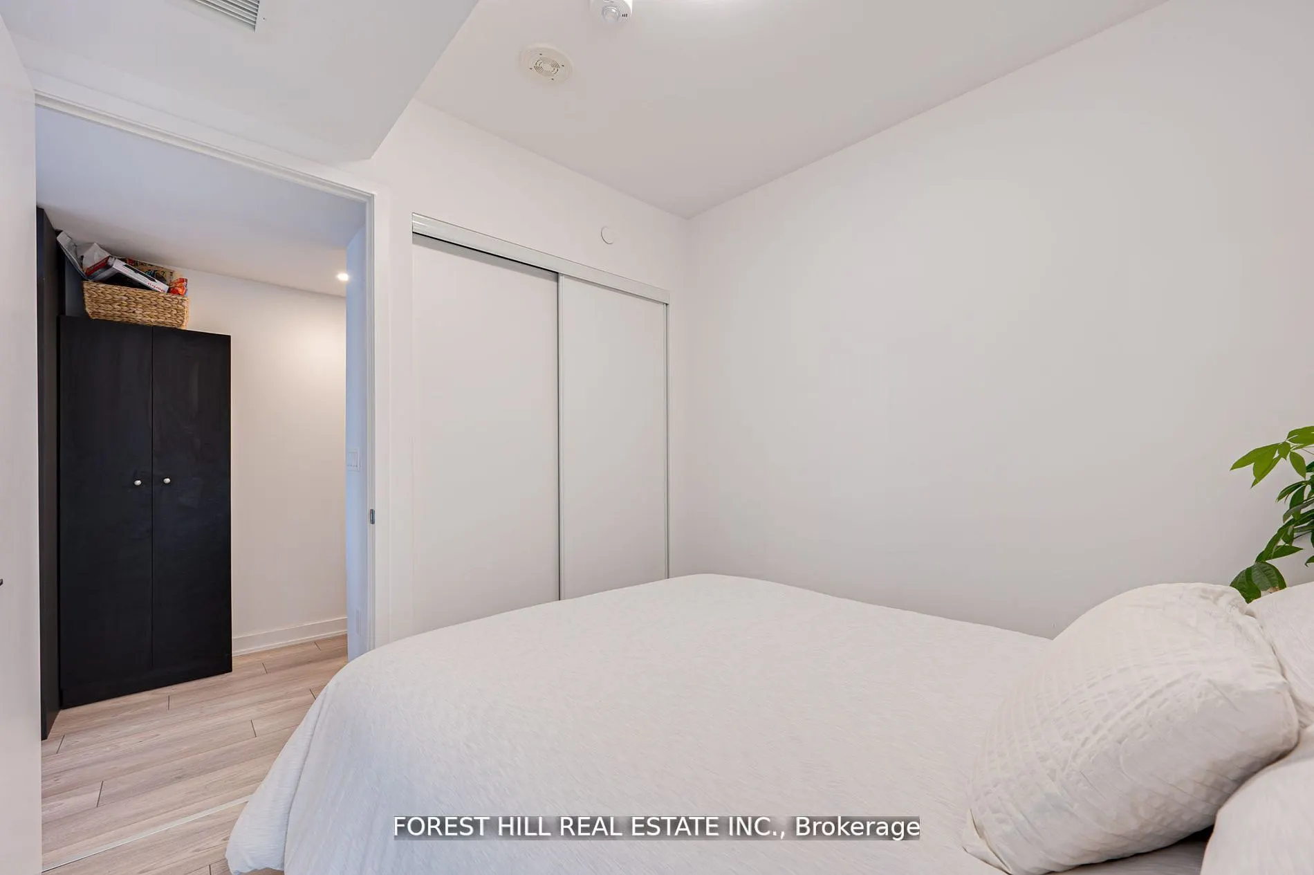 8 Tippett Road, #411