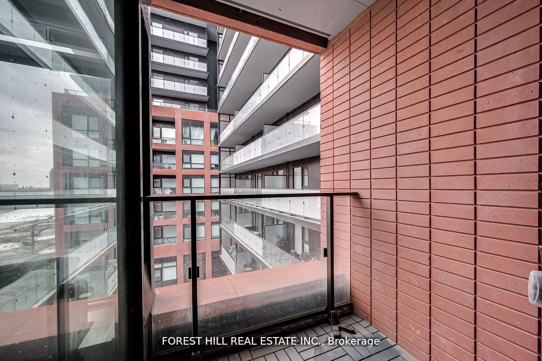 8 Tippett Road, #411