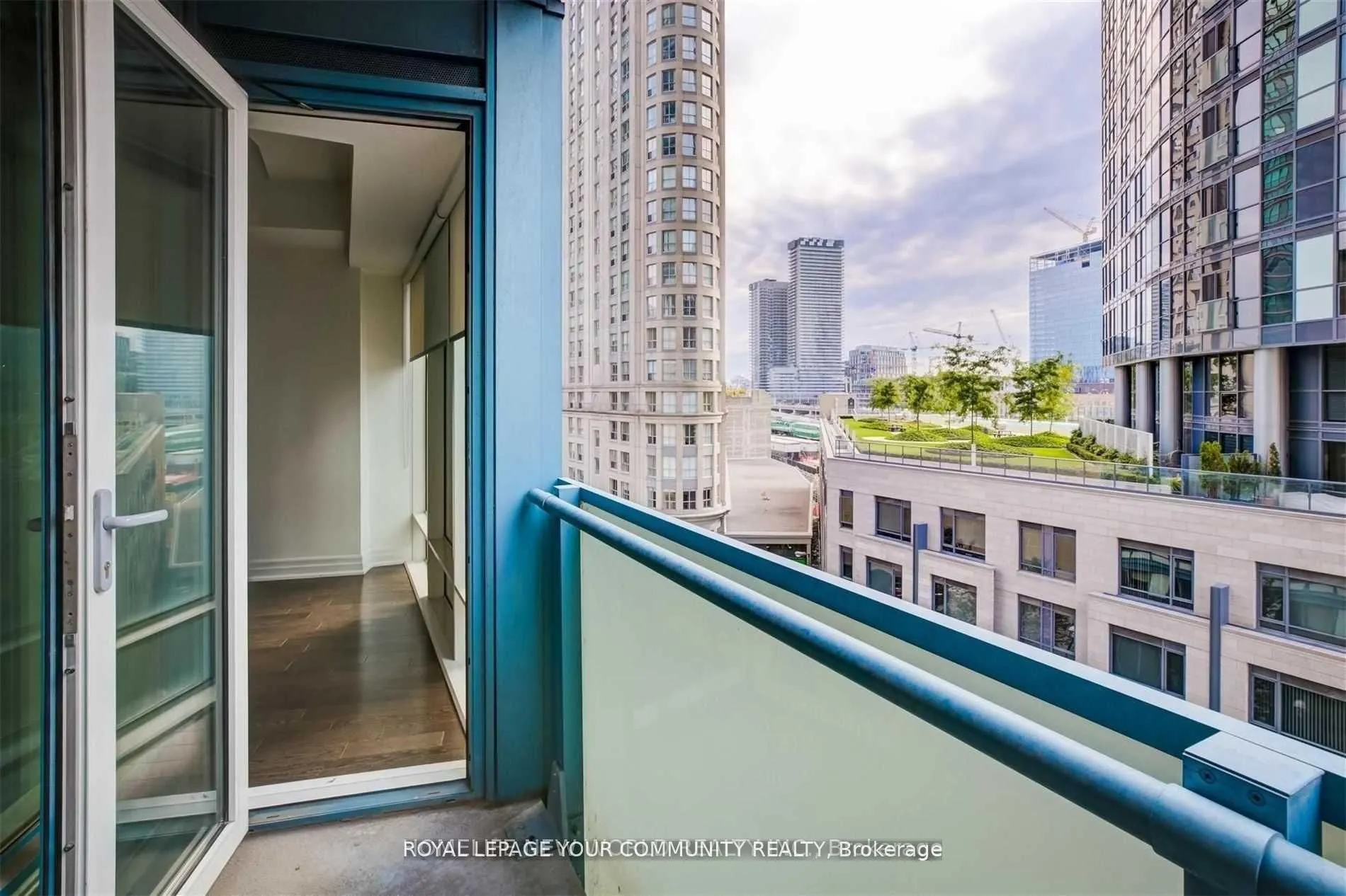 8 The Esplanade, #601