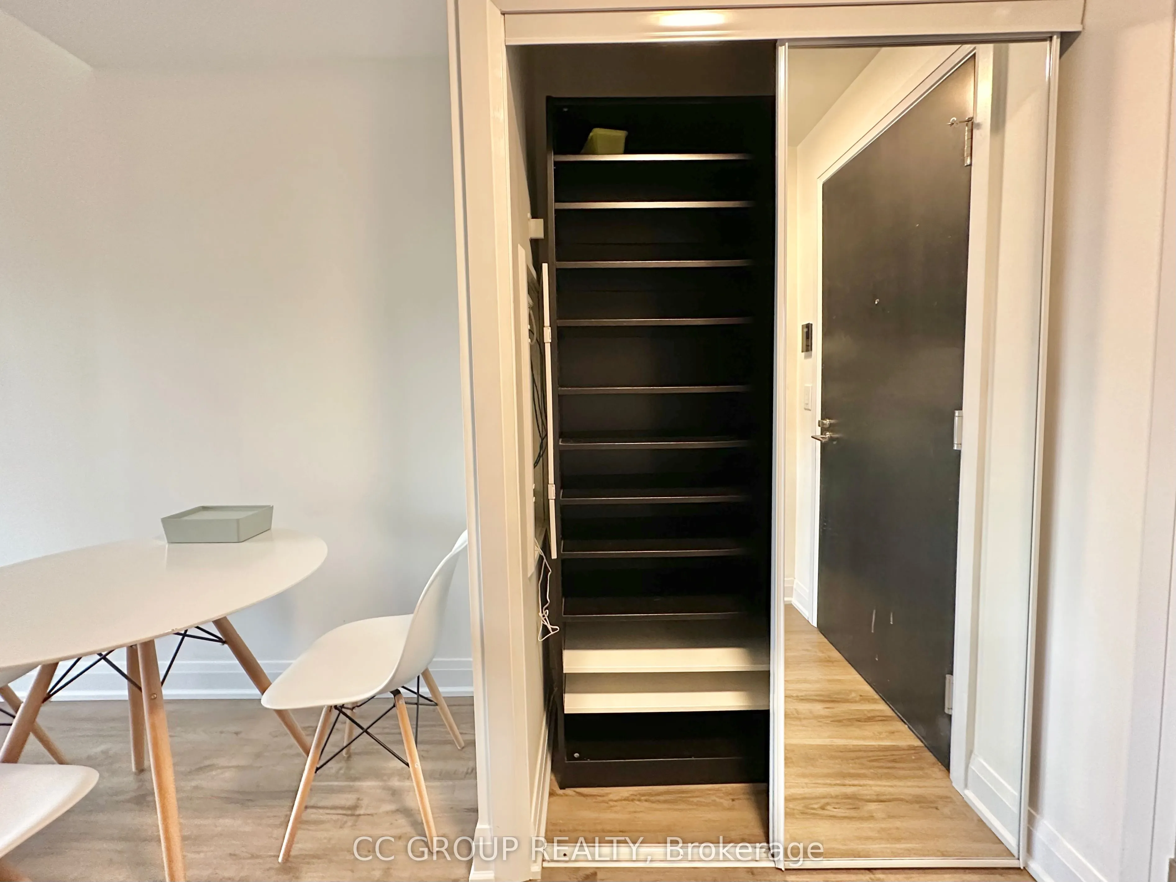 5 Sheppard Avenue E, #2222