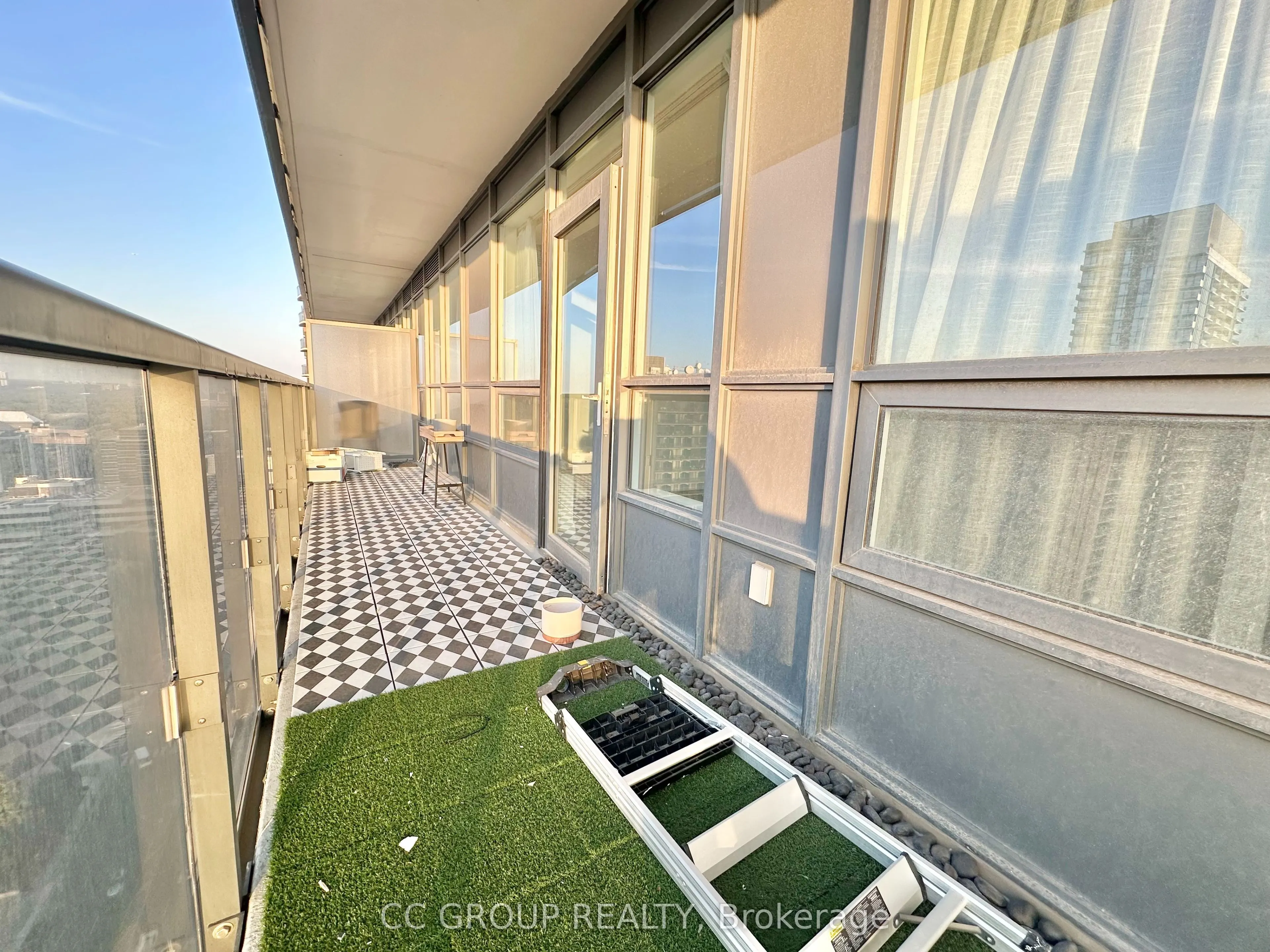 5 Sheppard Avenue E, #2222