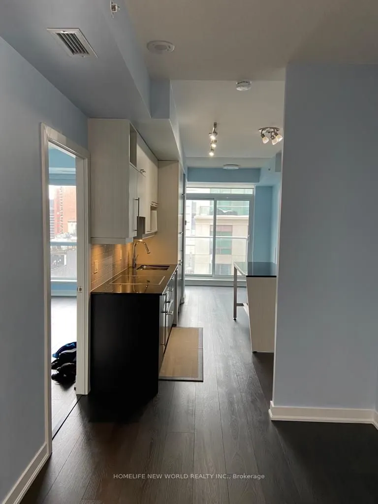 199 Richmond Street W, #702