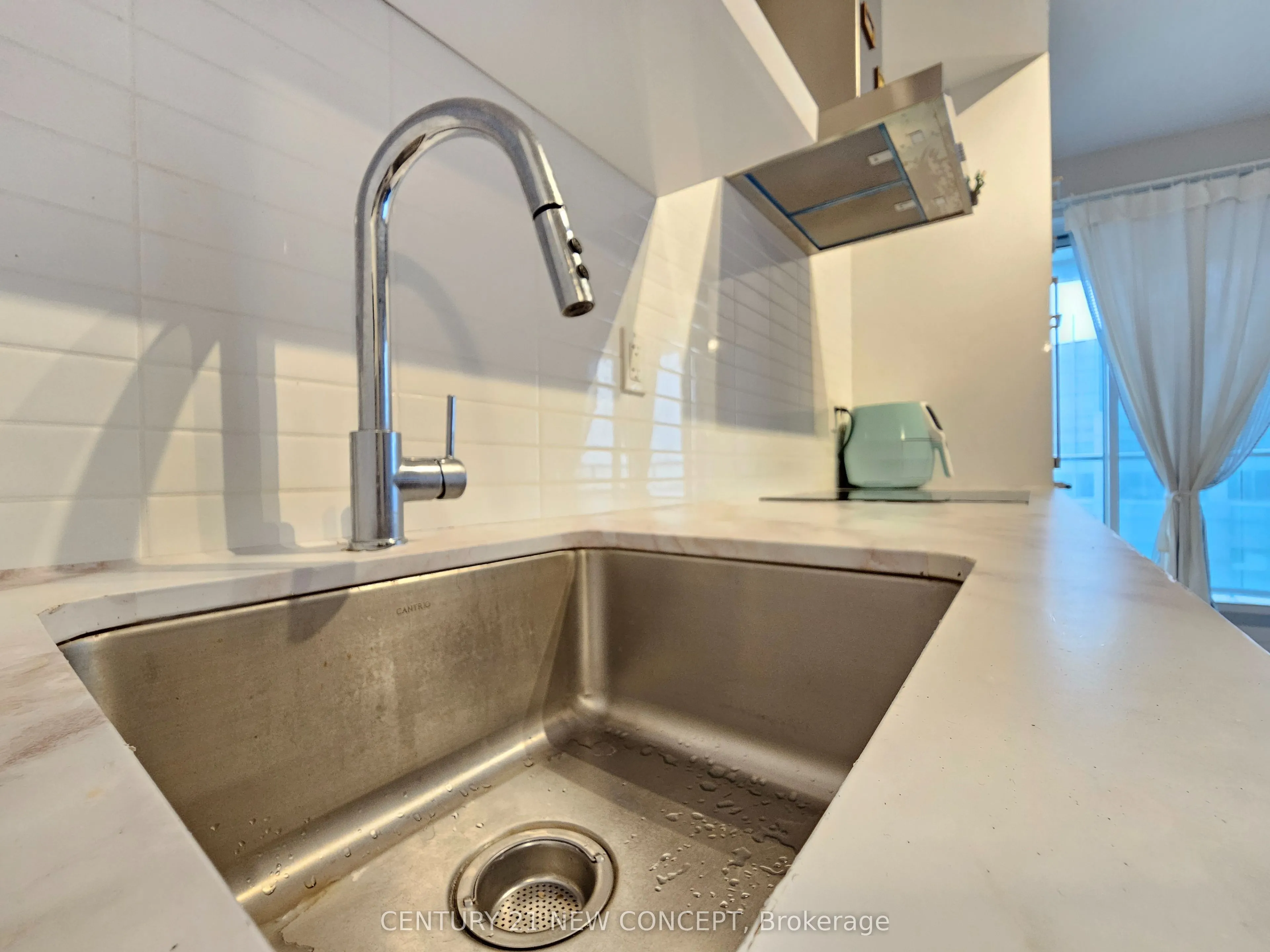 2221 Yonge Street, #4905