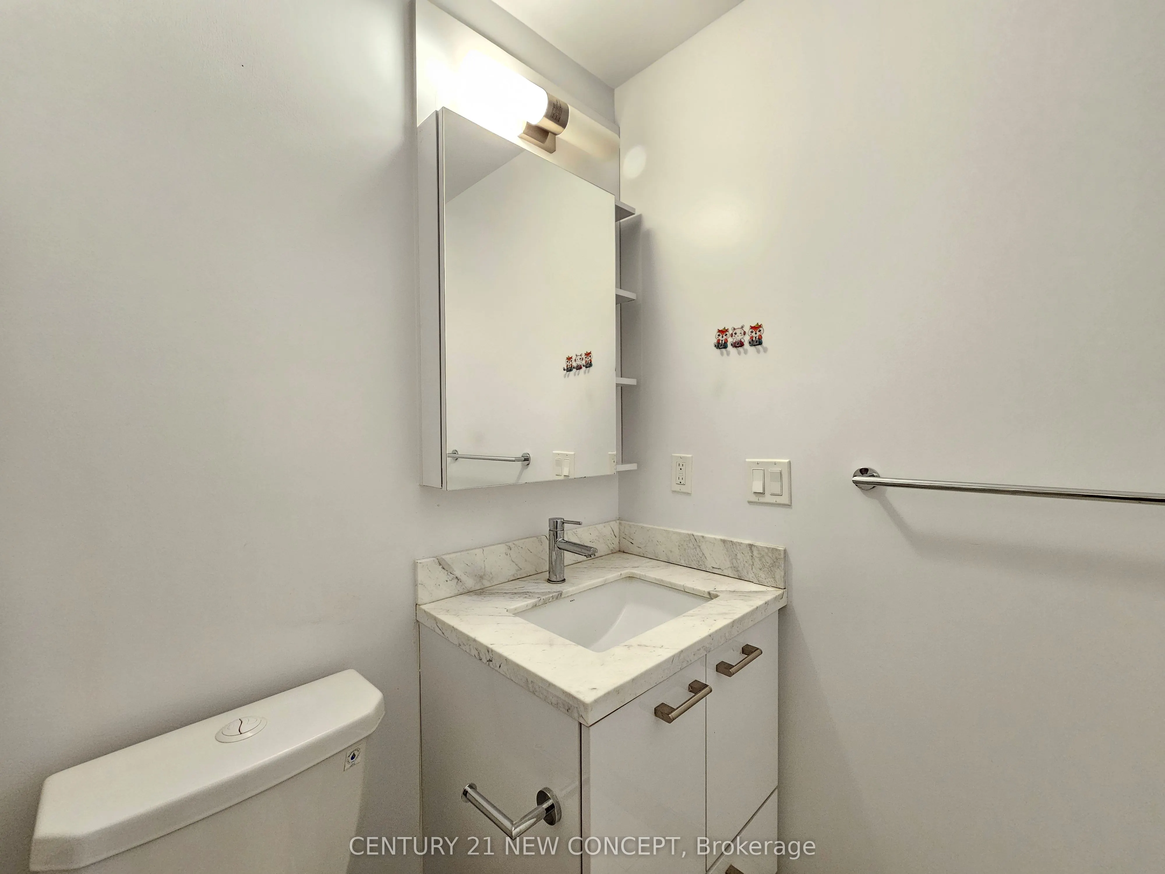 2221 Yonge Street, #4905