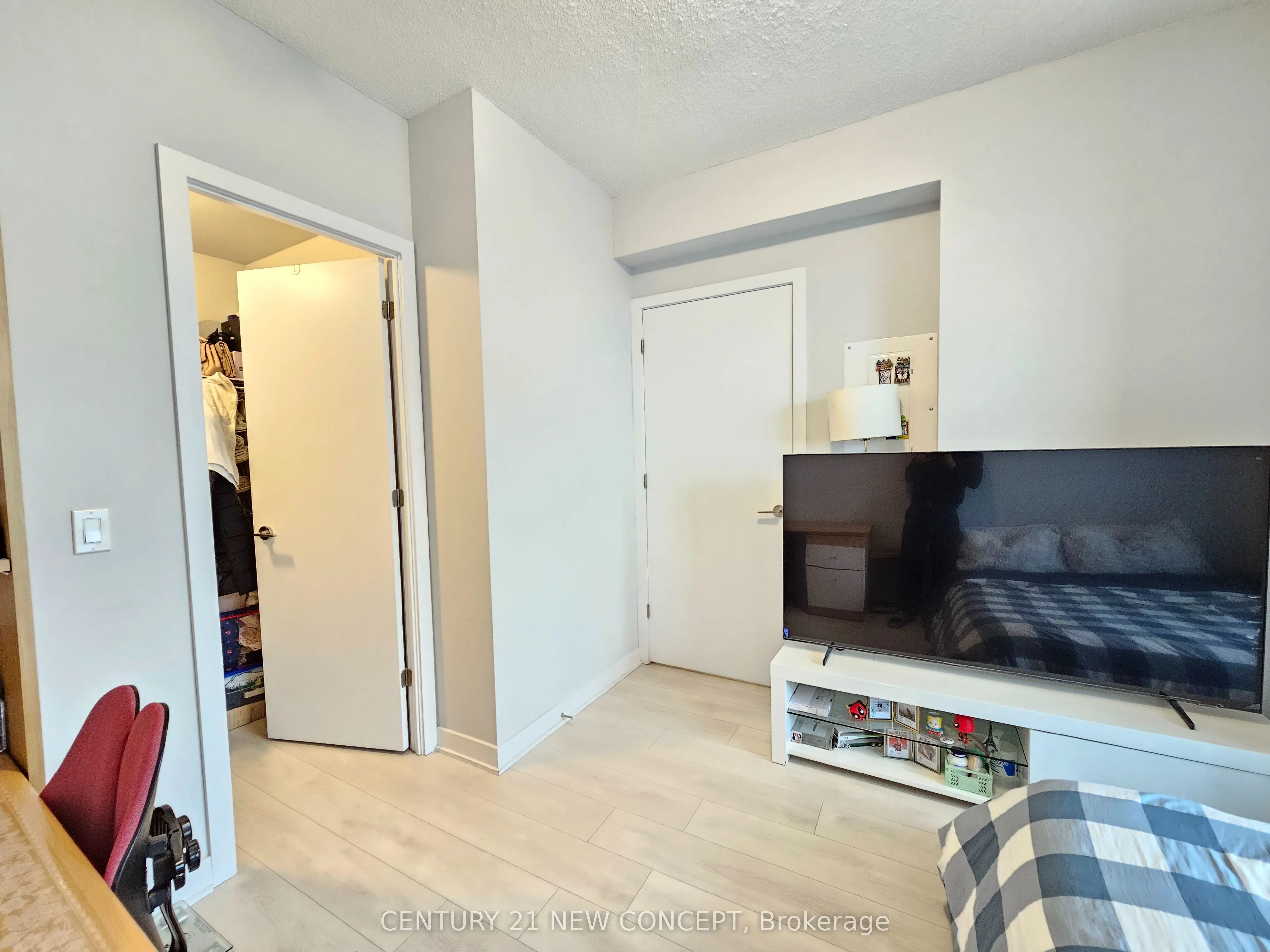 2221 Yonge Street, #4905