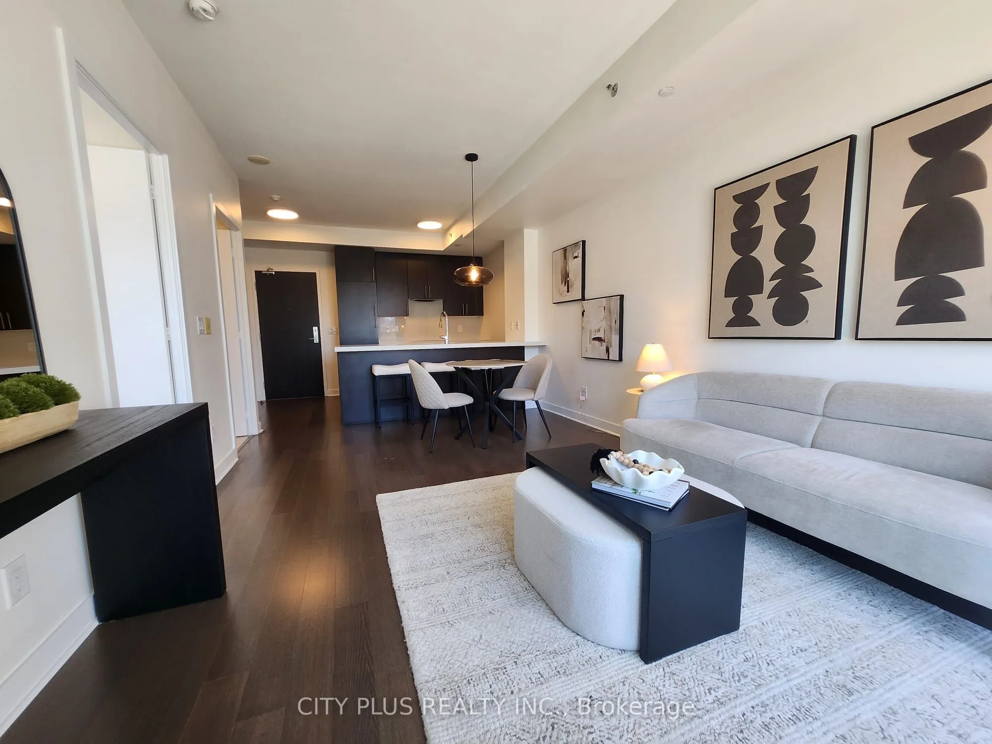 156 Portland Street, #611
