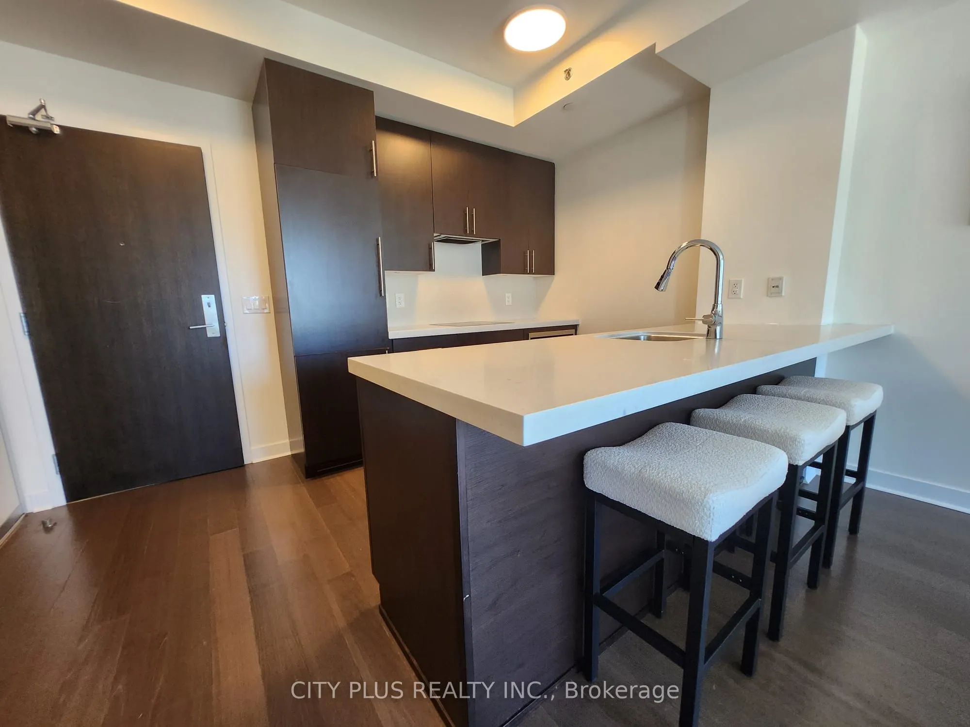 156 Portland Street, #611