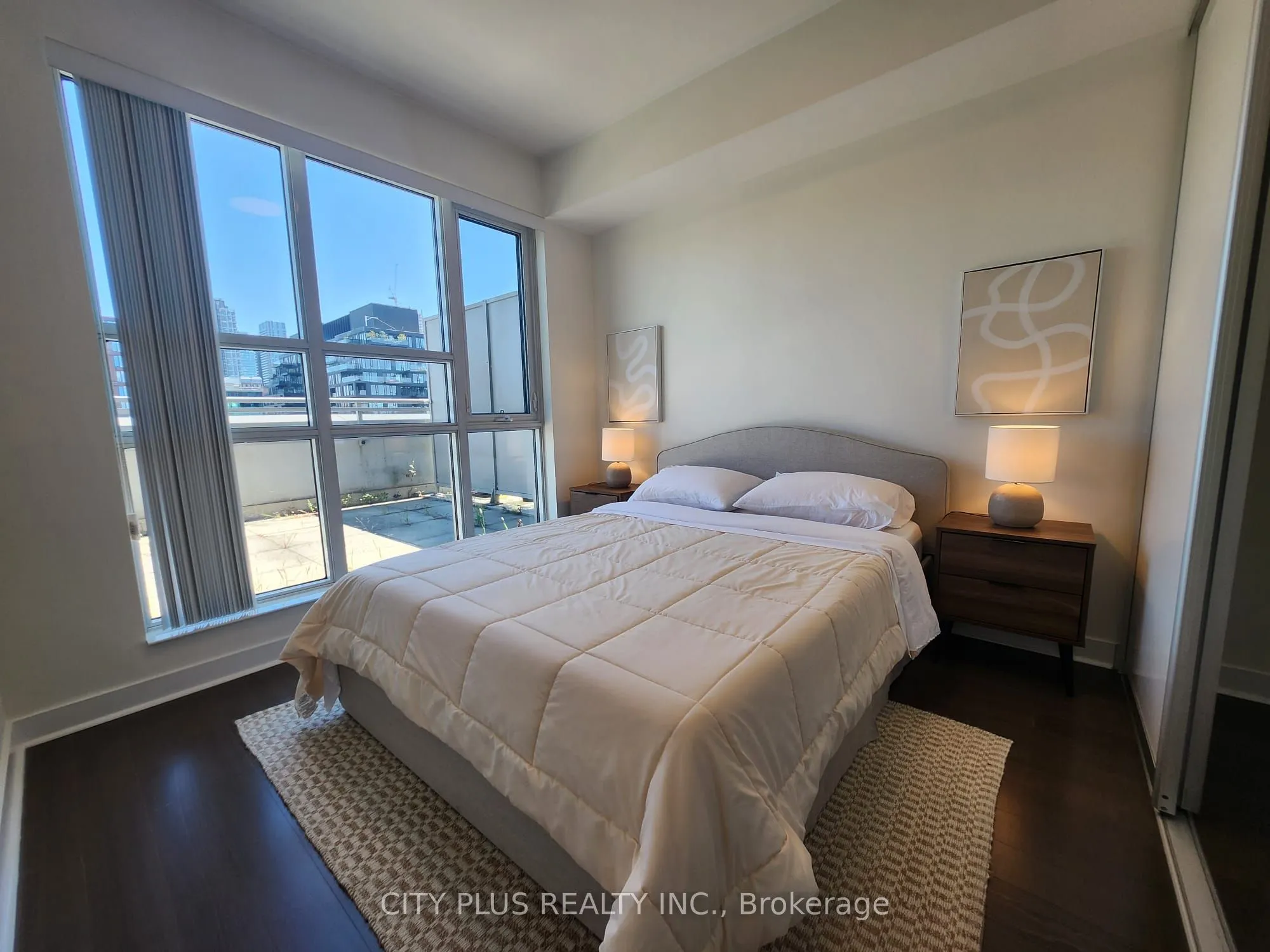 156 Portland Street, #611