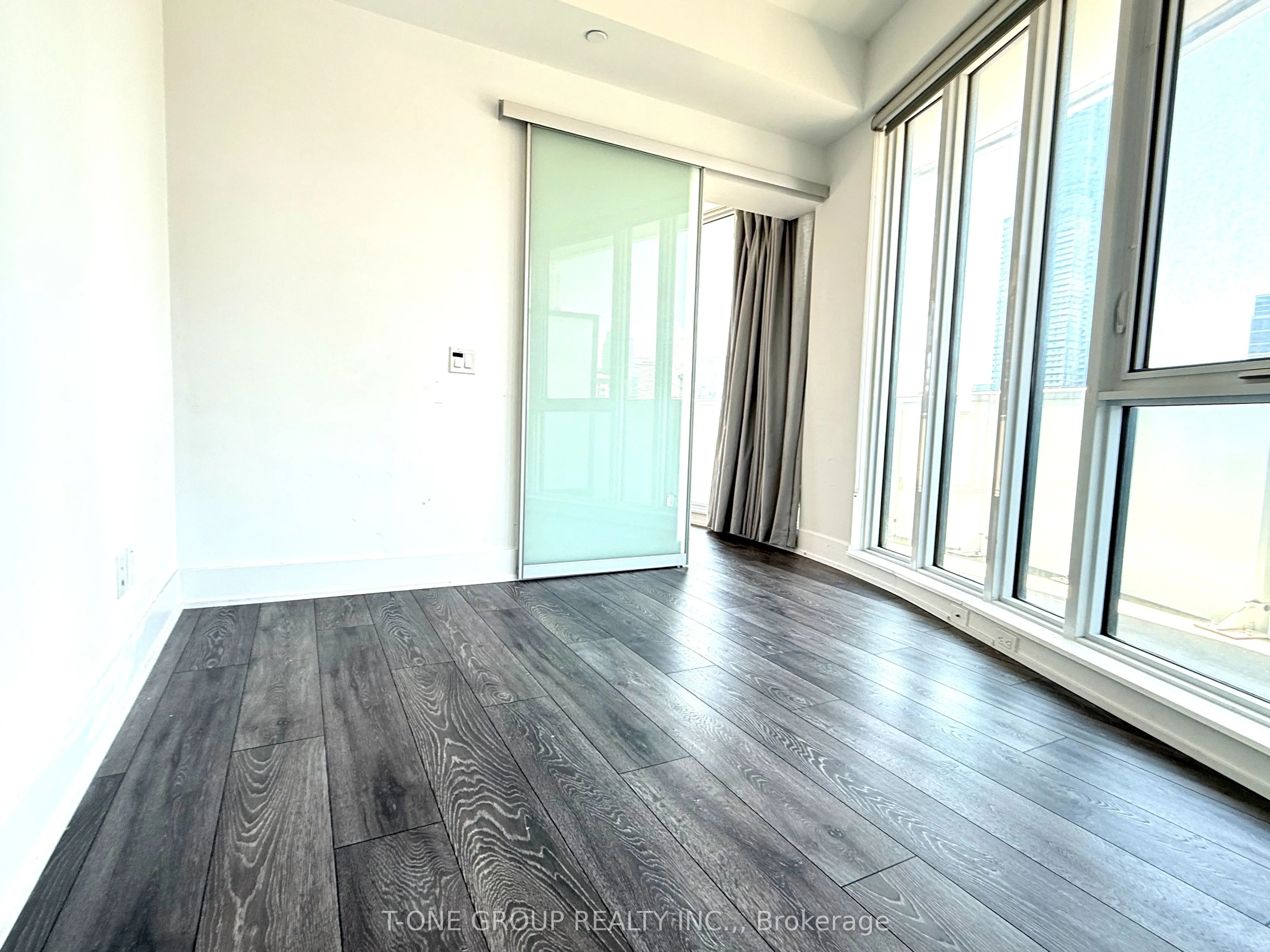 403 Church Street, #2102