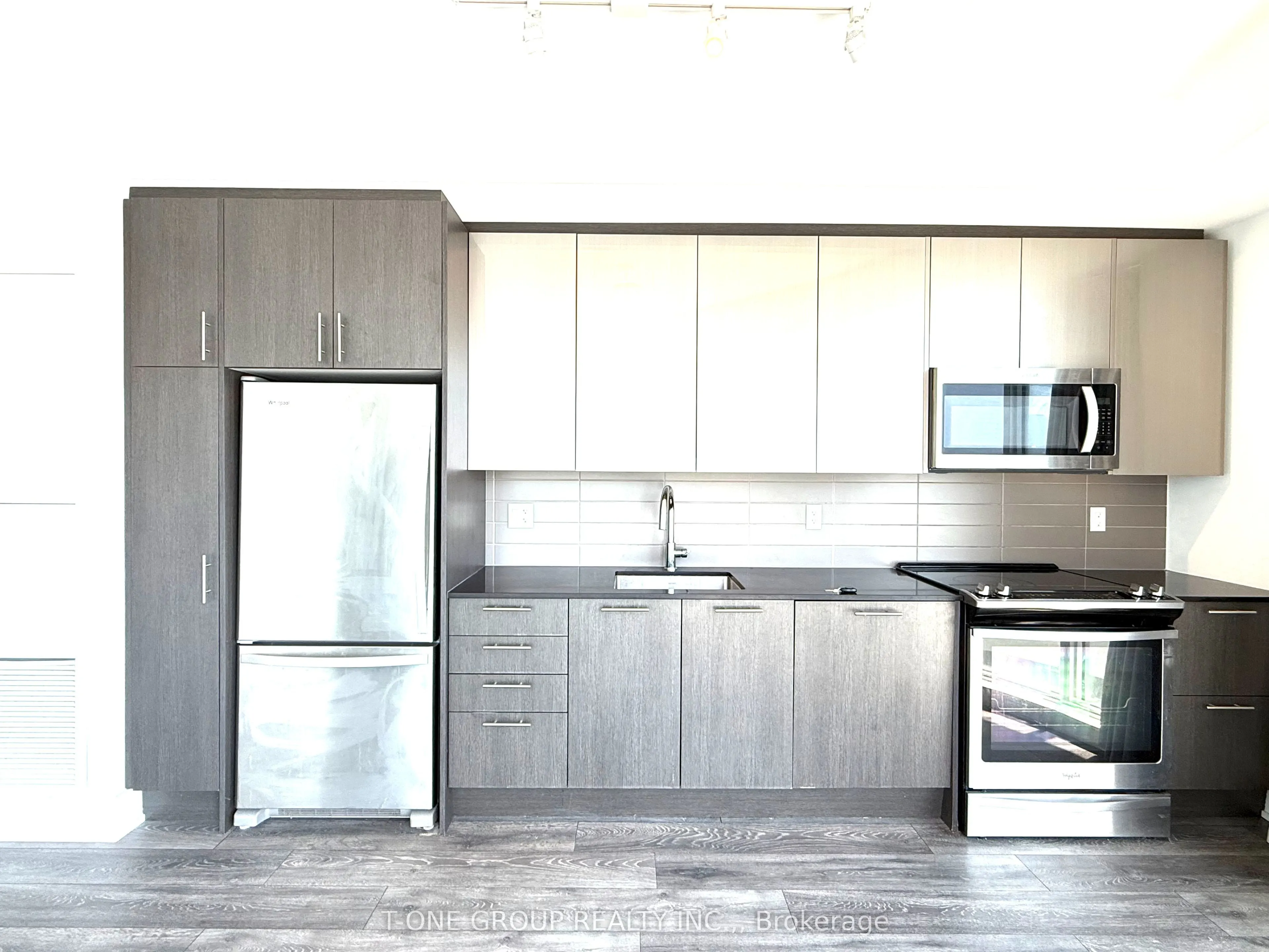 403 Church Street, #2102