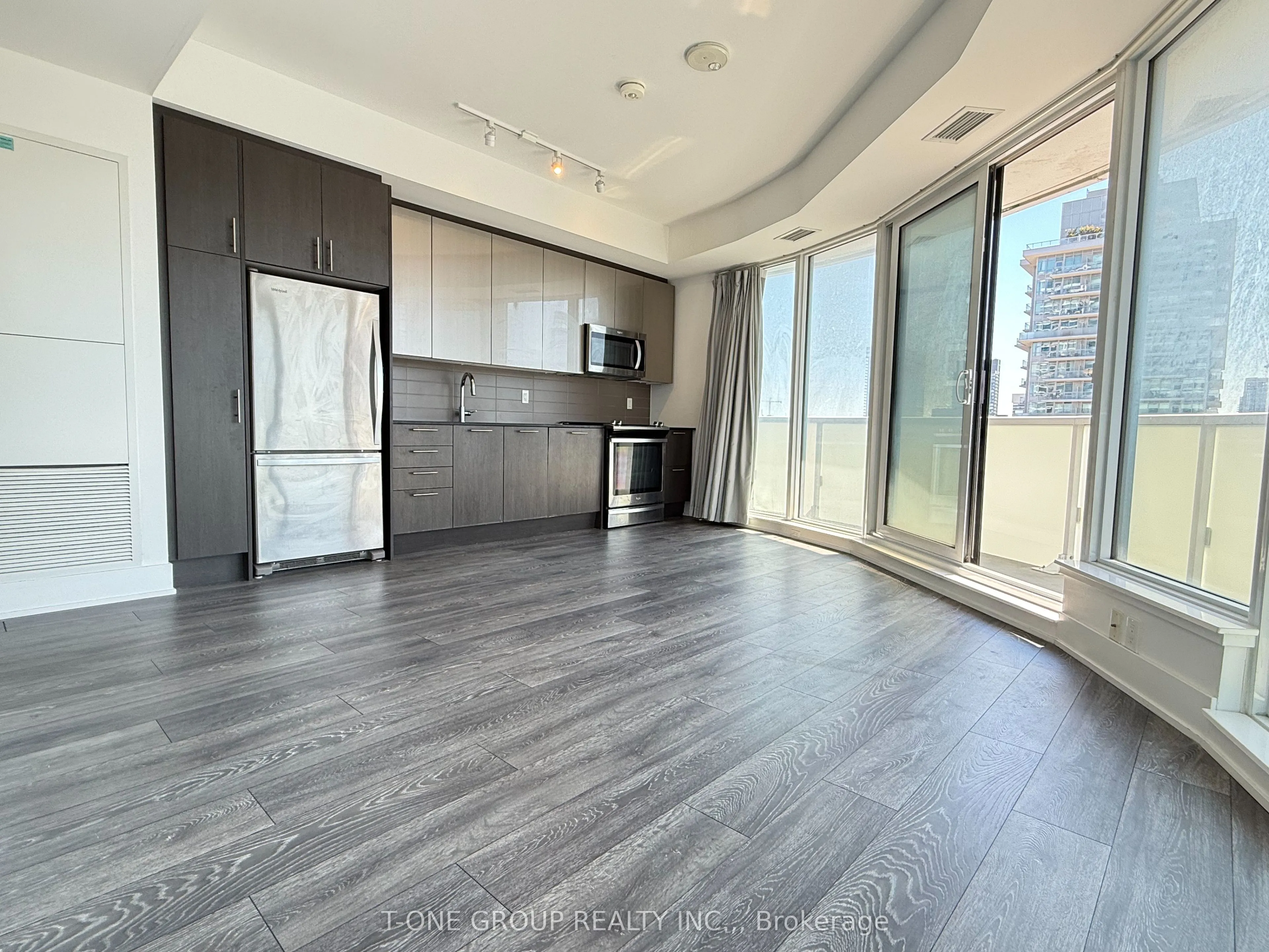 403 Church Street, #2102