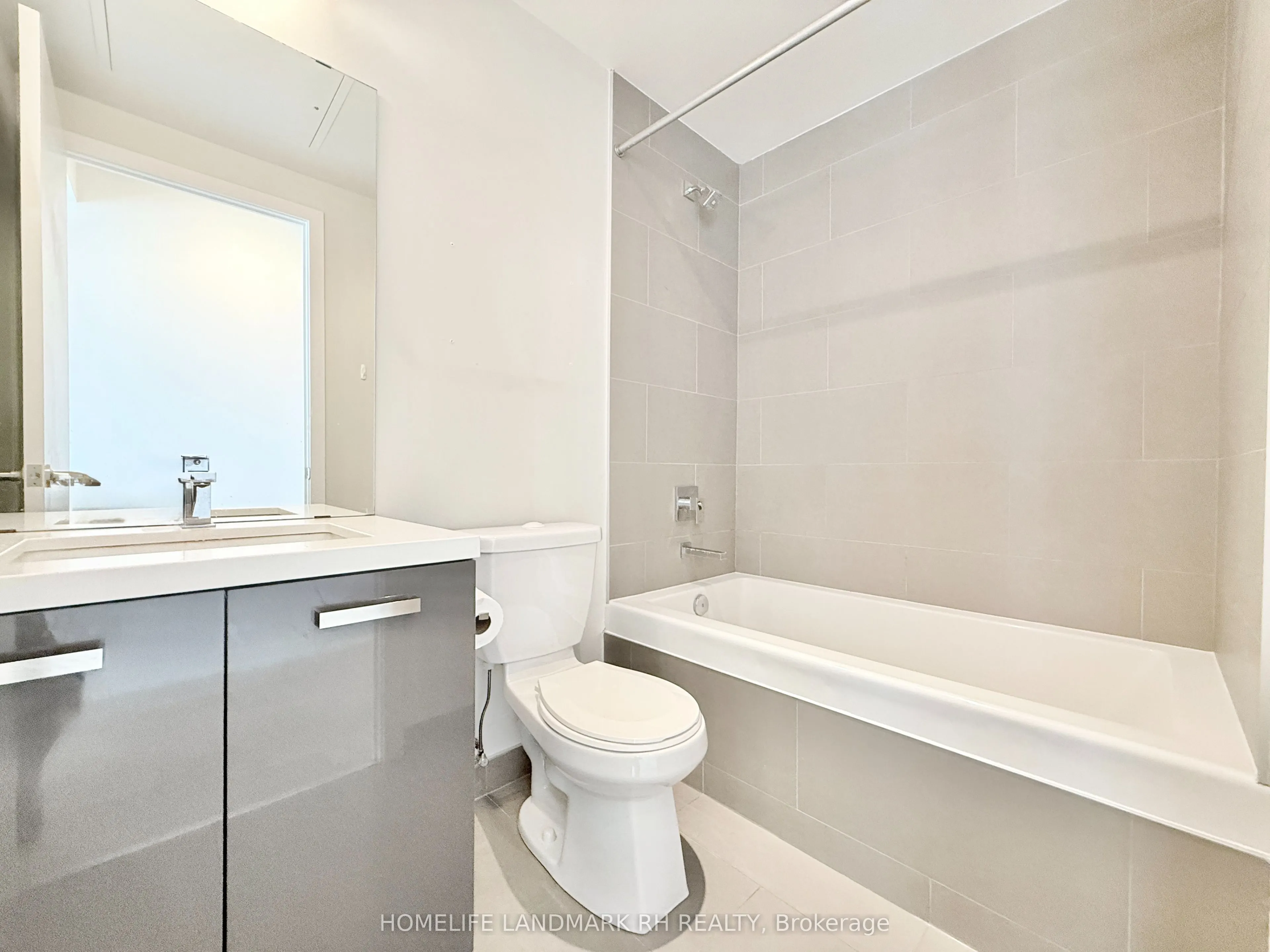 11 Charlotte Street, #2501