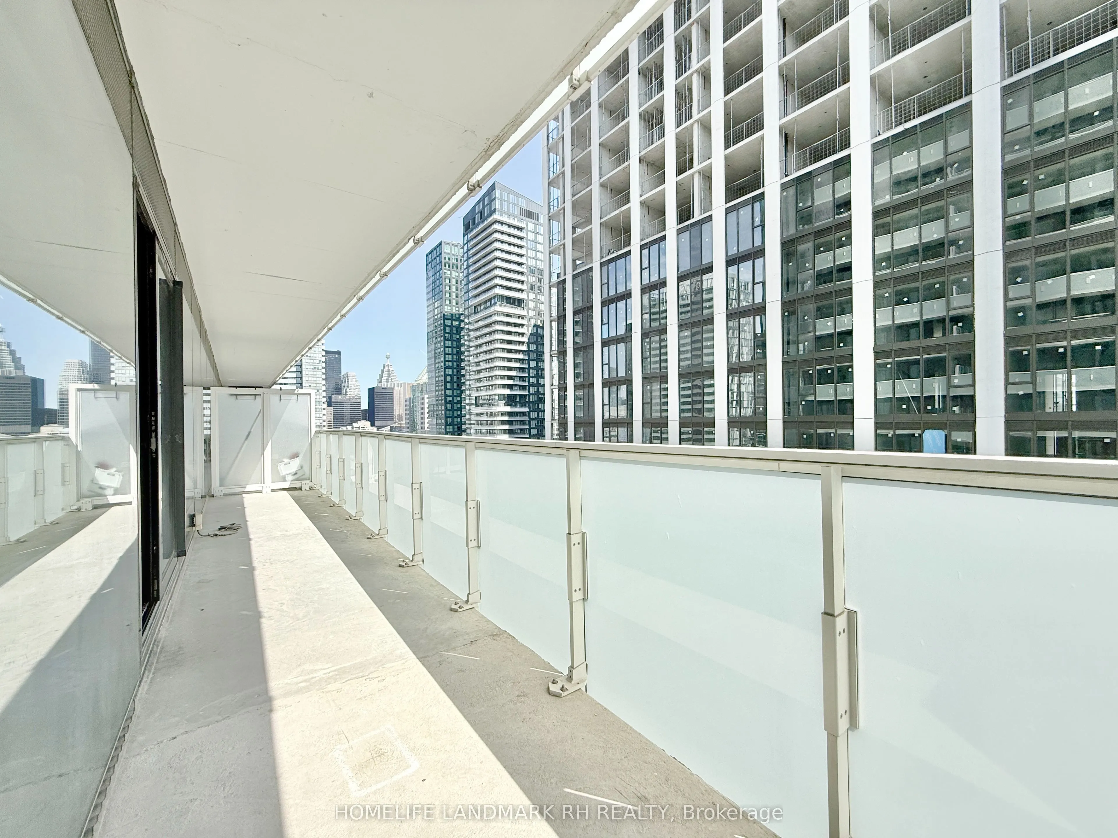 11 Charlotte Street, #2501