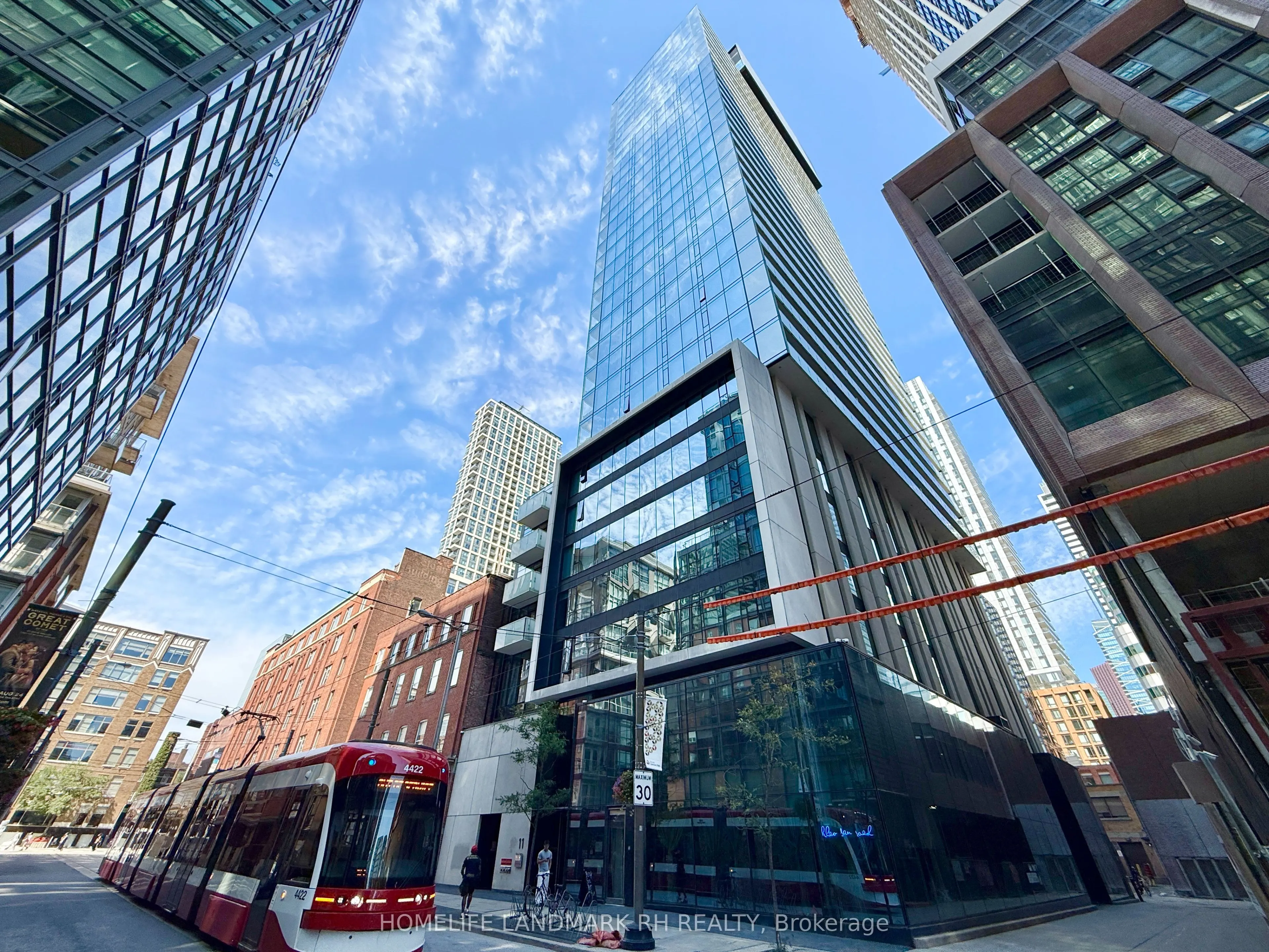 11 Charlotte Street, #2501
